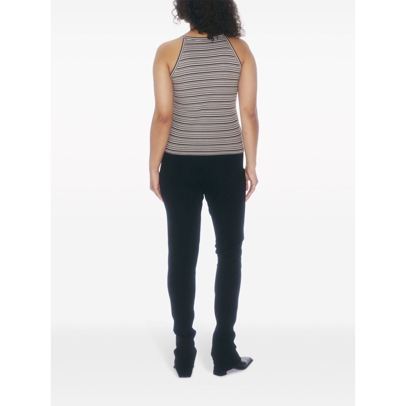 Front view with bag zipped and handles upright.