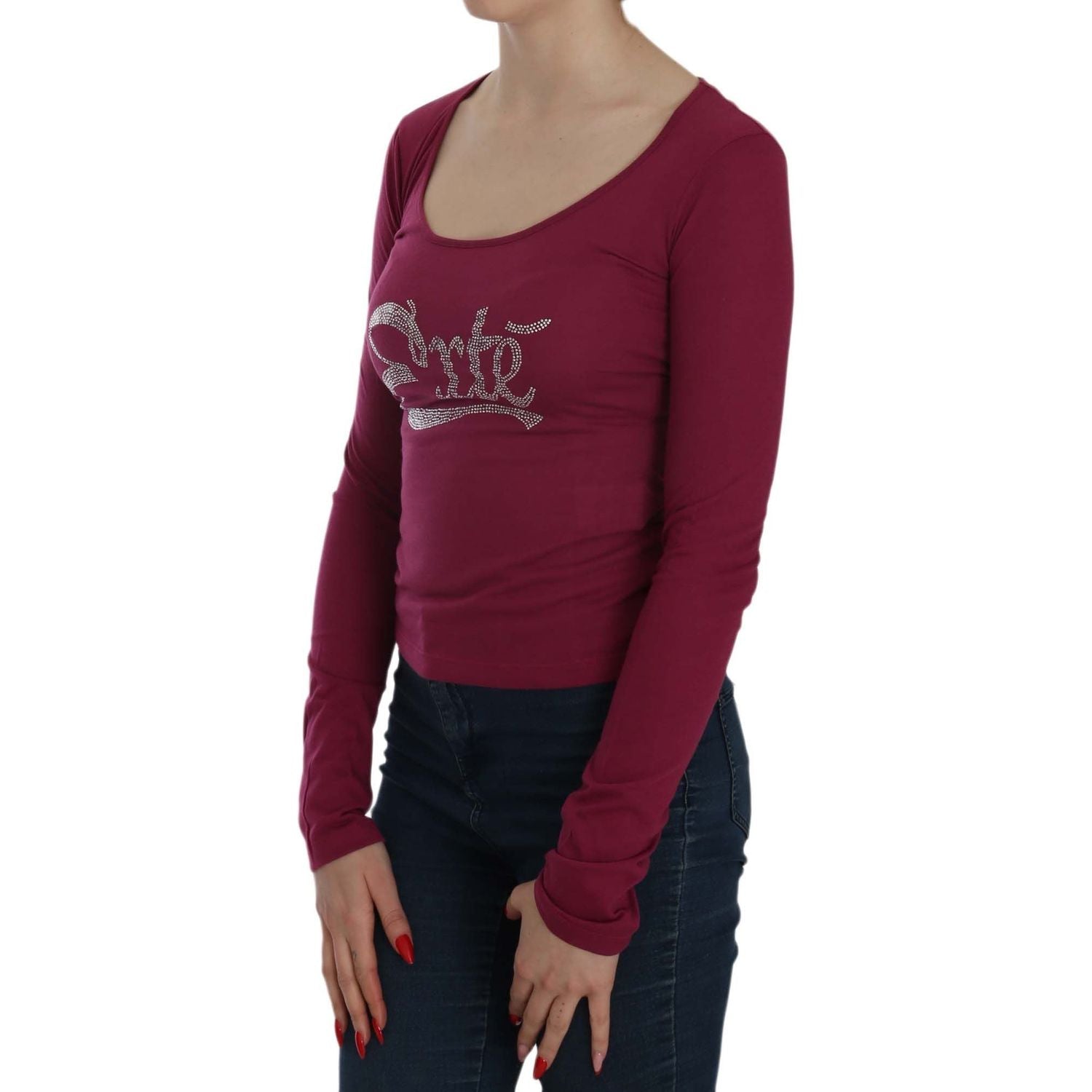 بلوزة إكستي فوشيا مزينة بالكريستال بفتحة رقبة على شكل حرف U