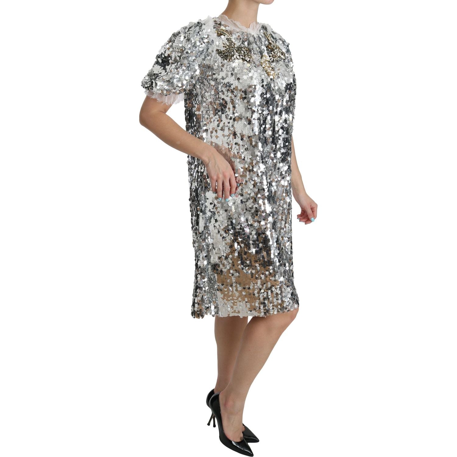 فستان دولتشي آند غابانا الأنيق باللون الفضي بقصة A مع لمسات من الكريستال