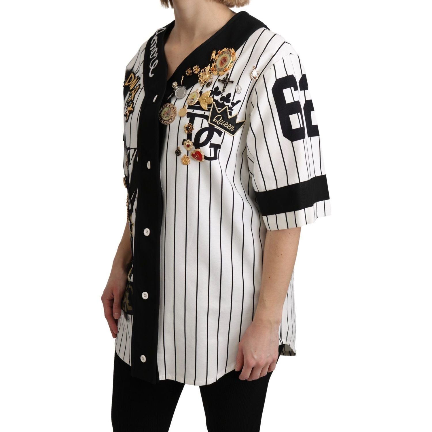 بلوزة دولتشي آند غابانا الأنيقة المخططة ذات الرقبة على شكل حرف V