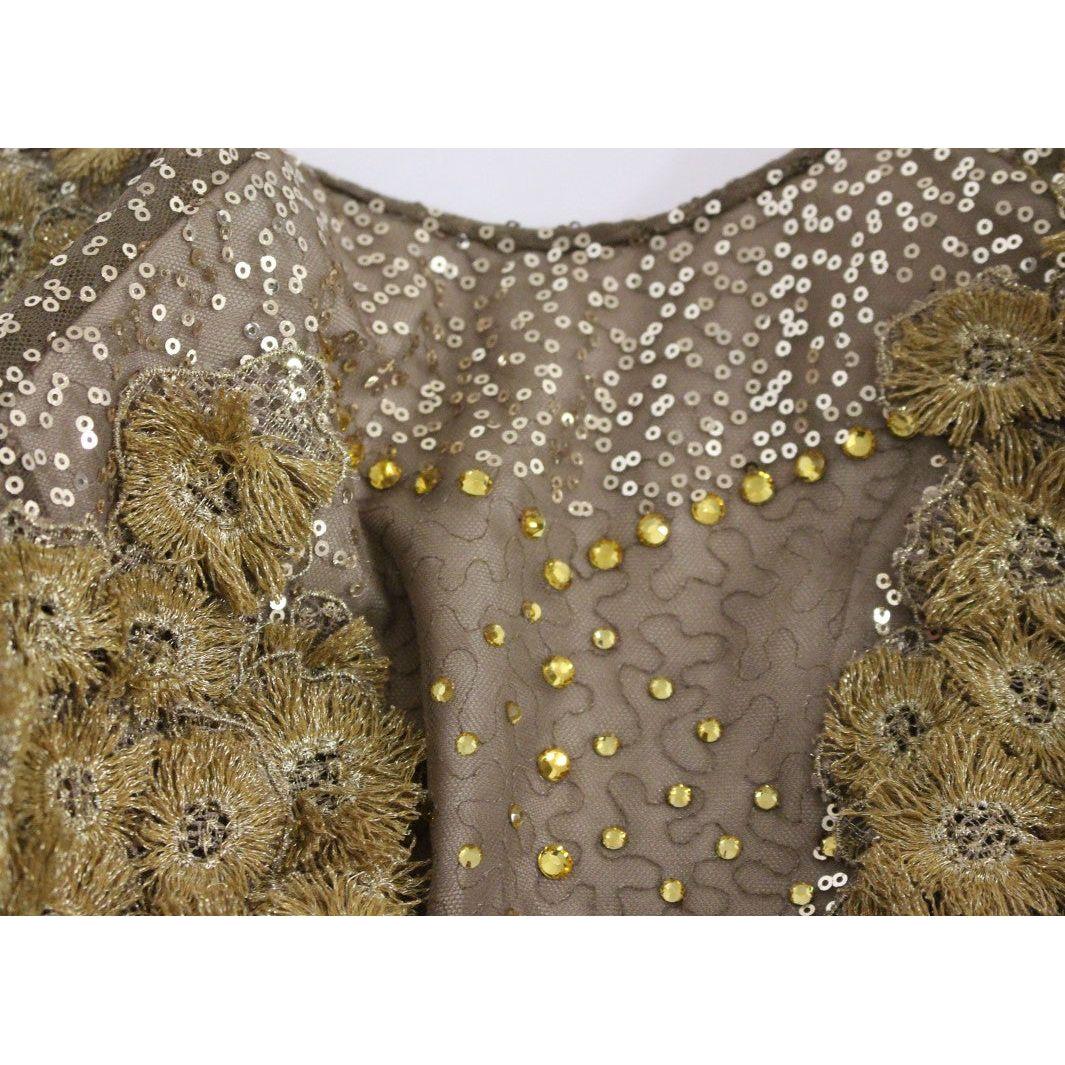 فستان ماكسي من الدانتيل الذهبي الرائع من Lanre Da Silva Ajayi مع كريستالات