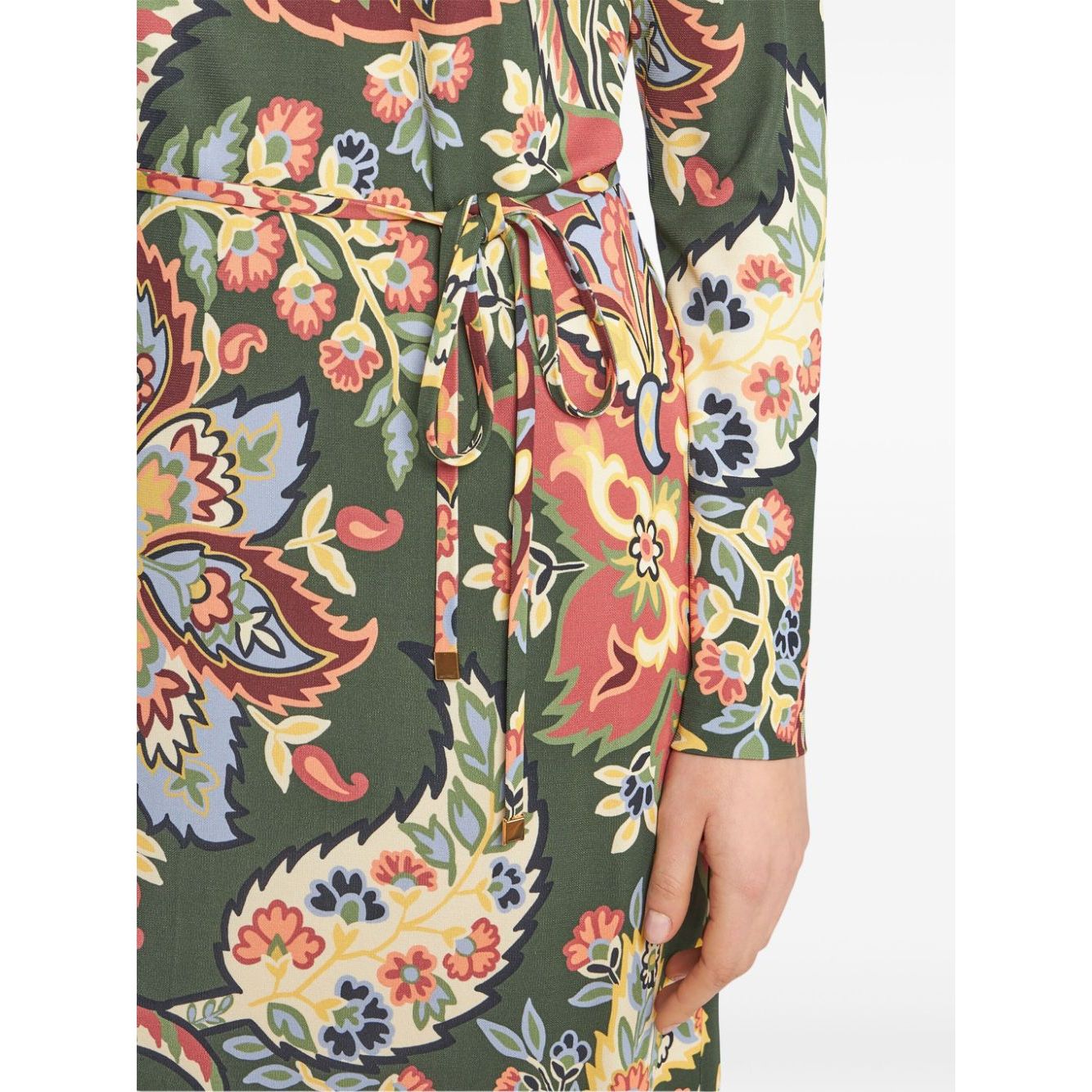 فساتين ايترو باللون الاخضر