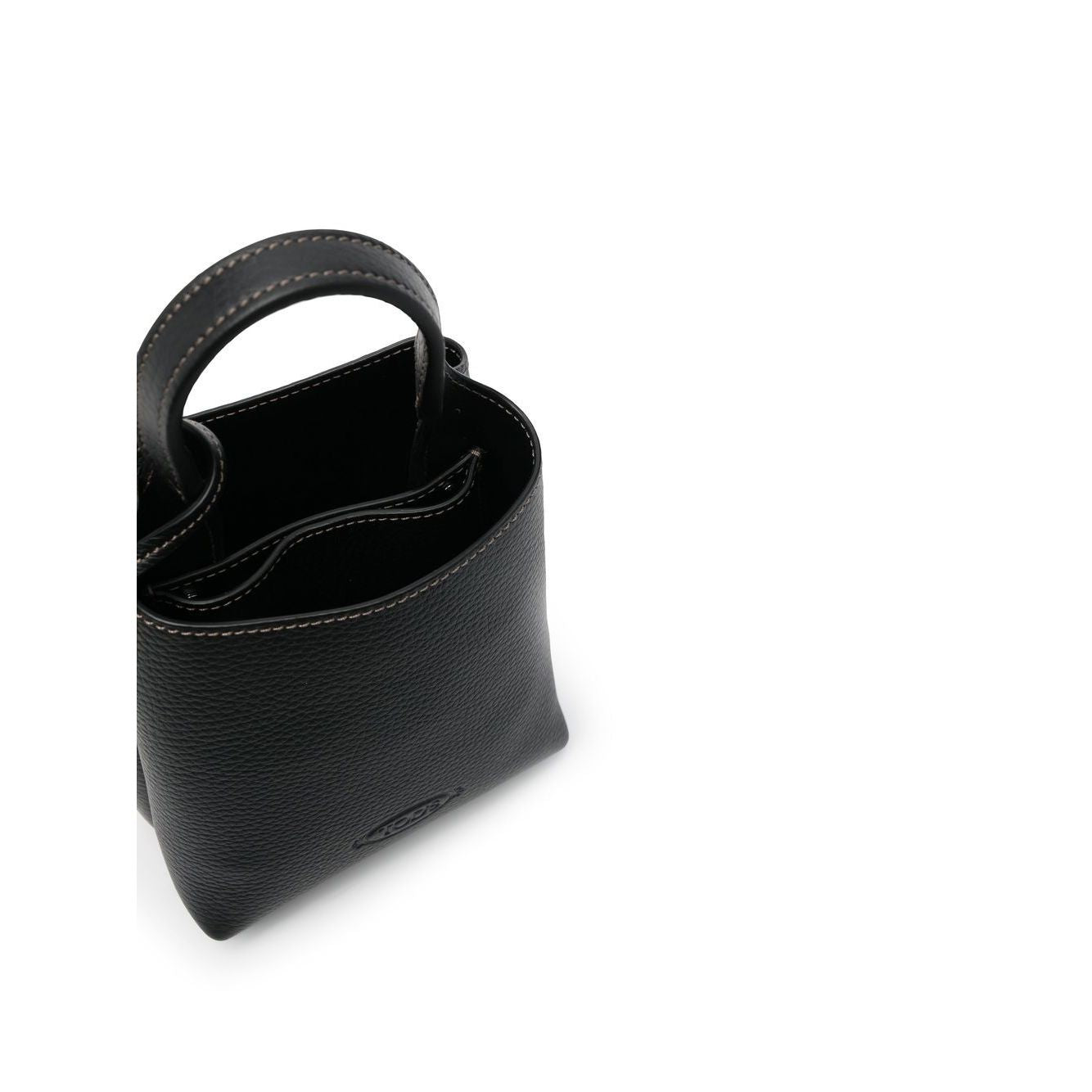 Front view with bag zipped and handles upright.