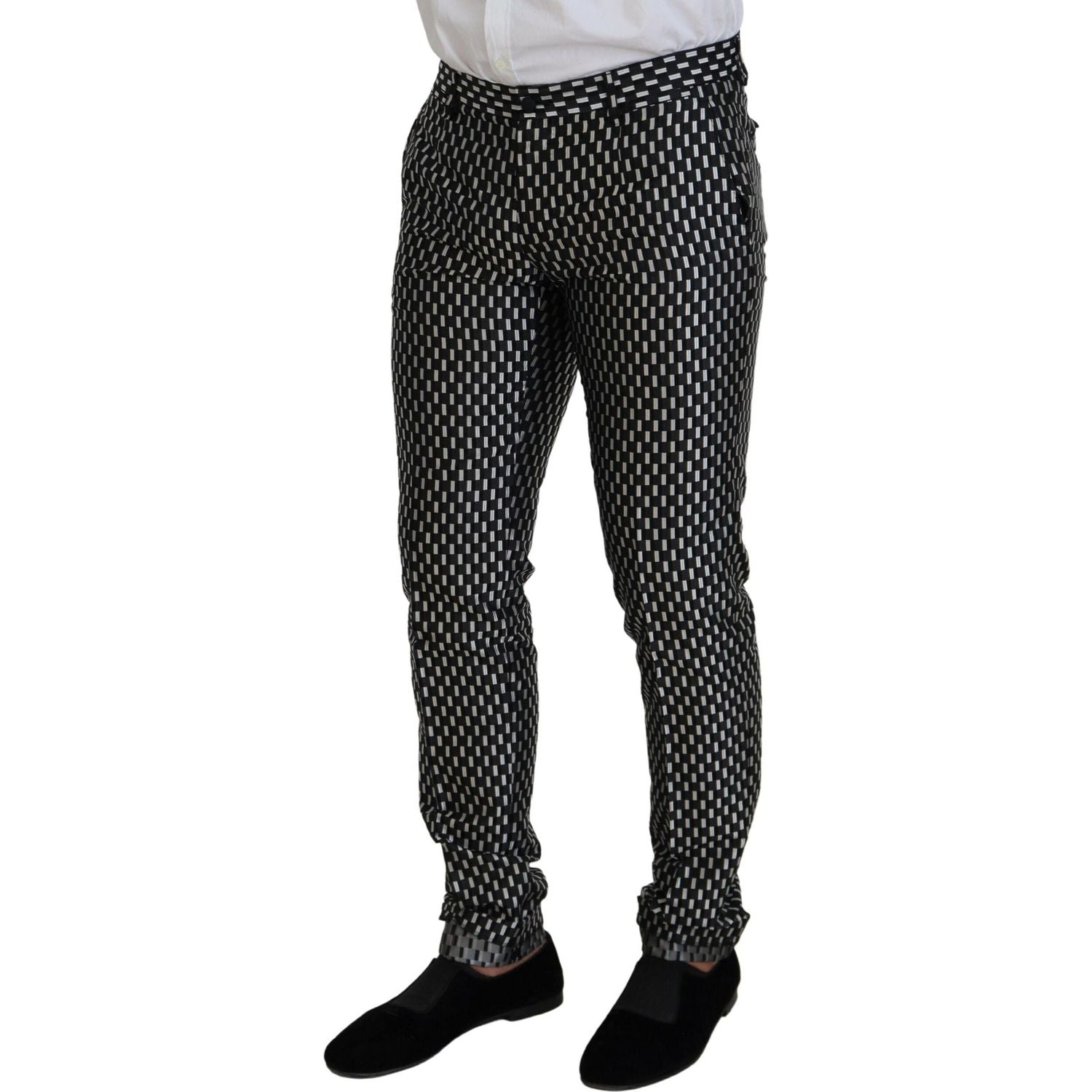 بدلة دولتشي آند غابانا الأنيقة المصنوعة من الحرير الأسود بقصّة Slim Fit