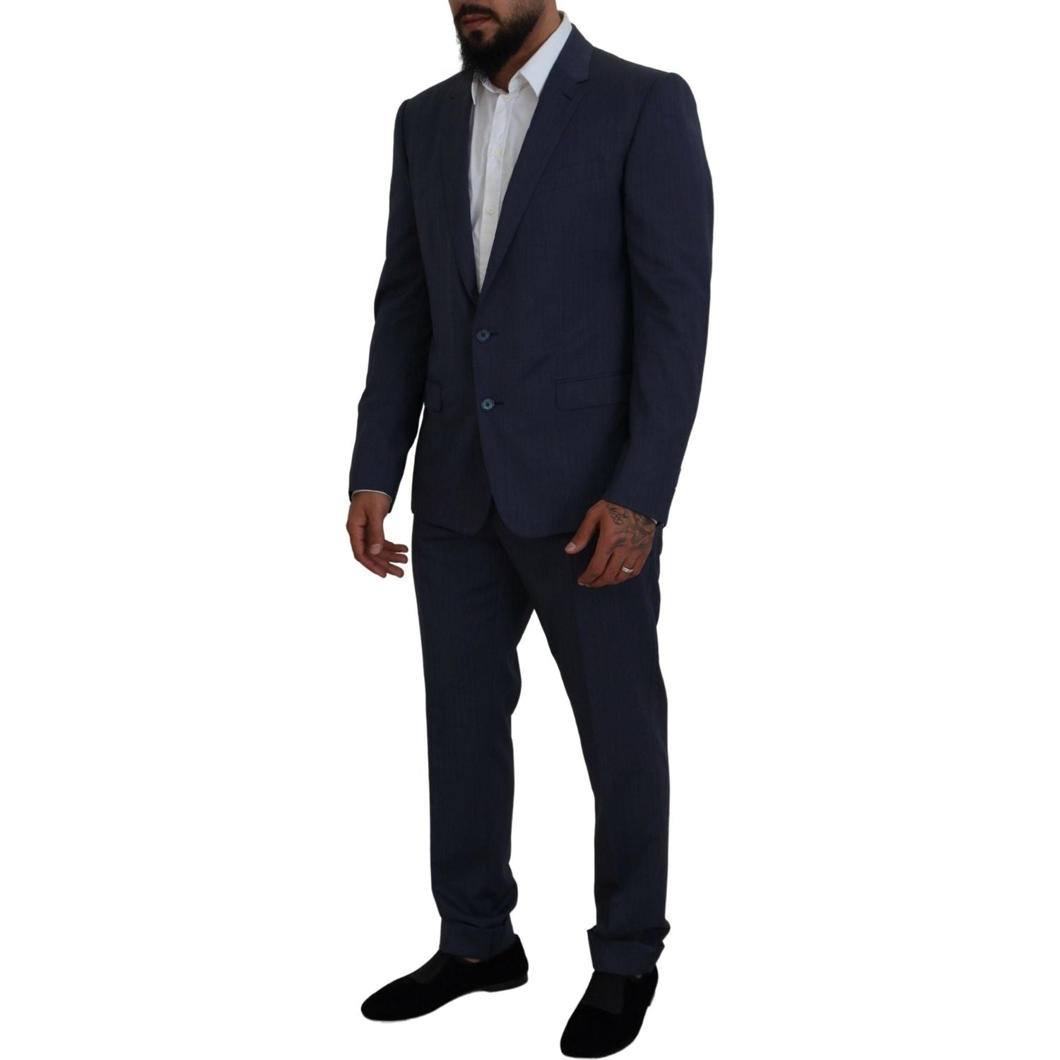 بدلة رجالية أنيقة باللون الأزرق مارتيني من دولتشي آند غابانا بقصّة Slim Fit