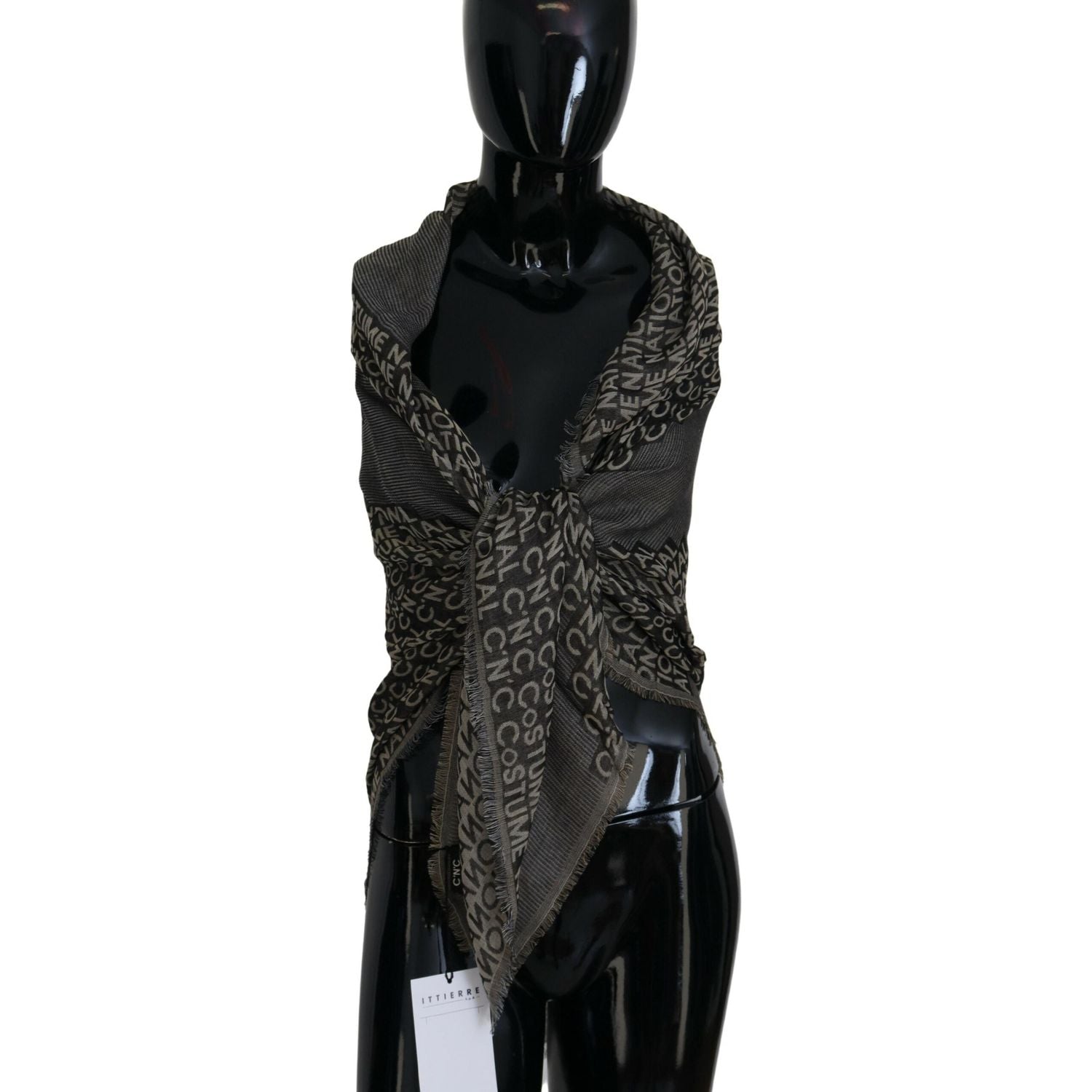 وشاح من الحرير والفيسكوز بتصميم وطني أنيق