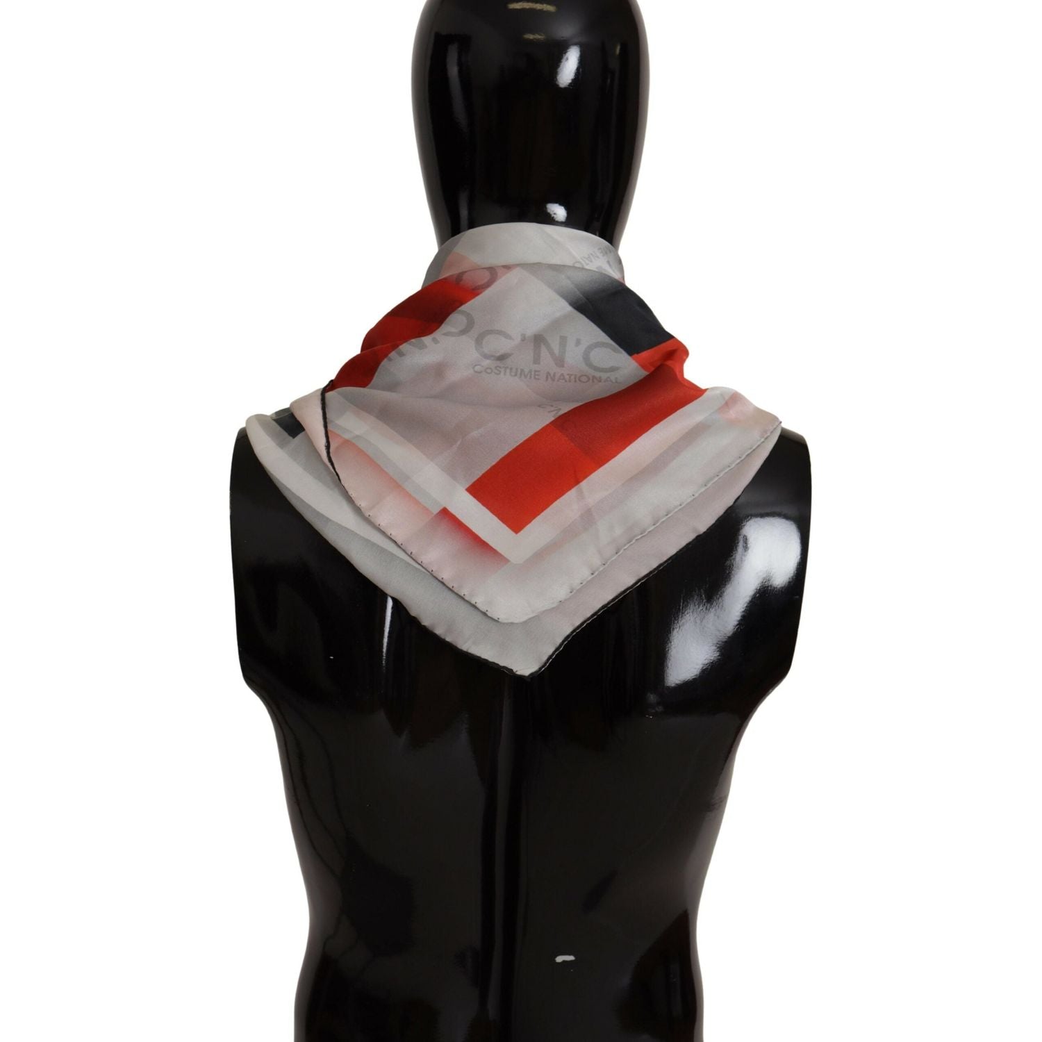 وشاح حريري أنيق من الزي الوطني باللون الرمادي والأحمر