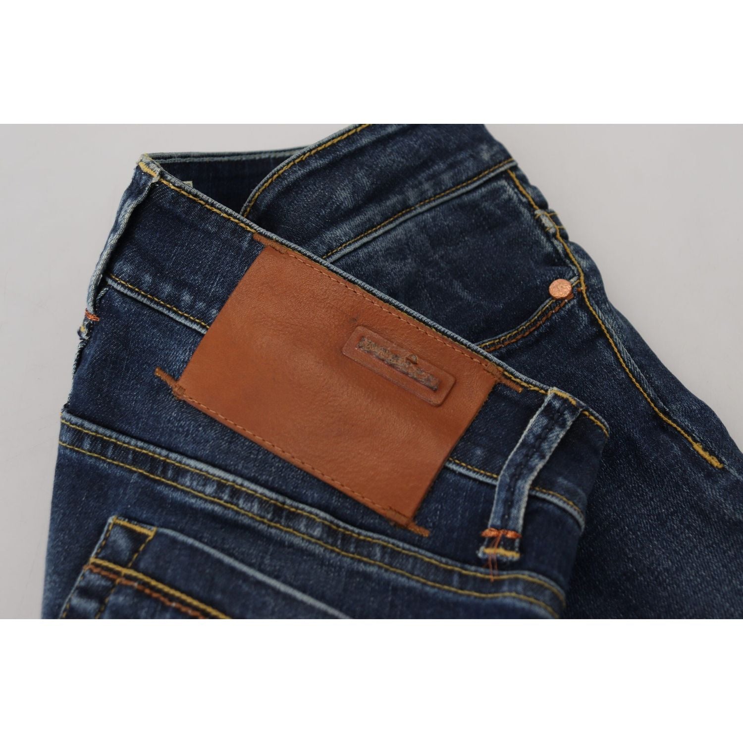 بنطلون جينز ضيق بخصر منخفض من Acht Chic