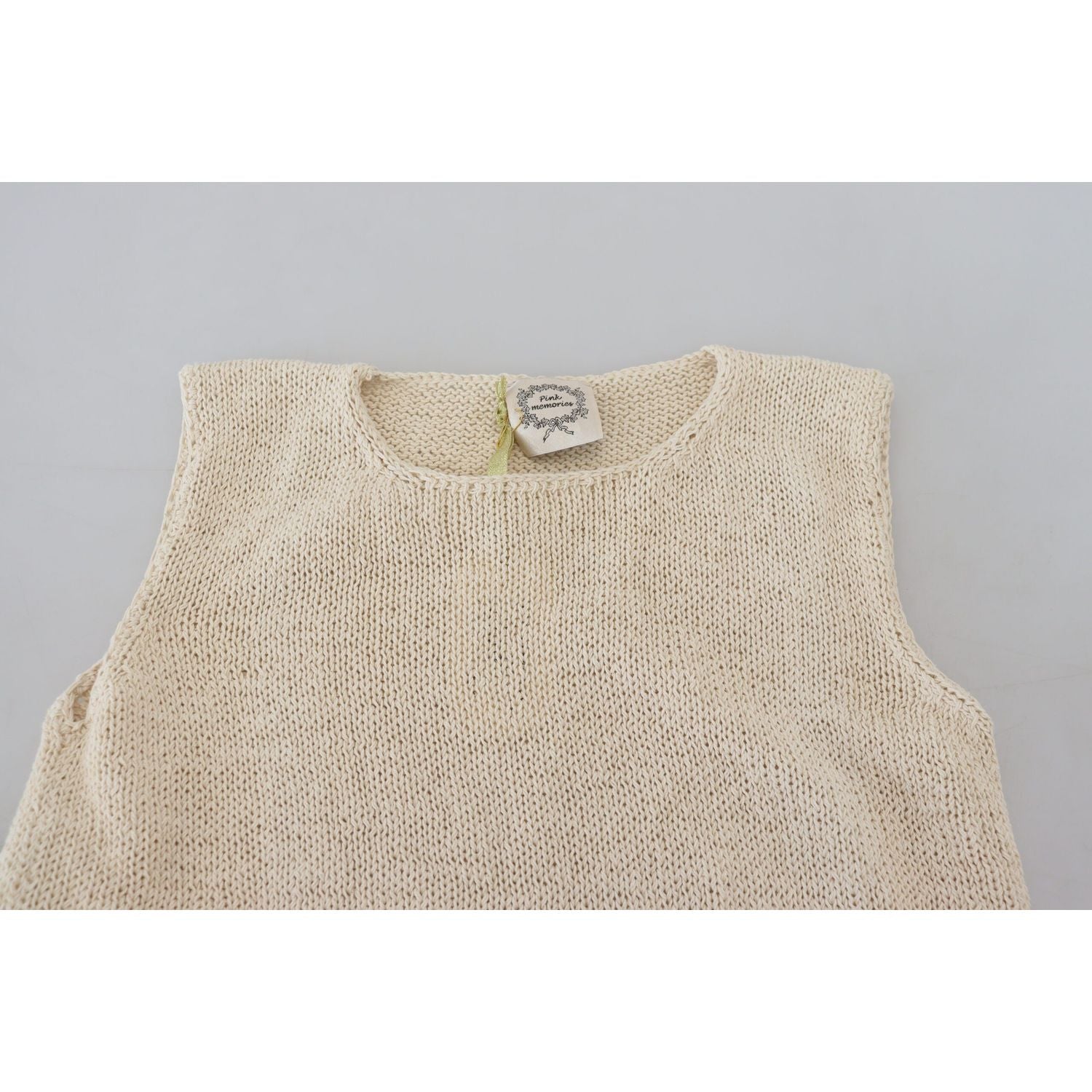 别致的米色无袖背心