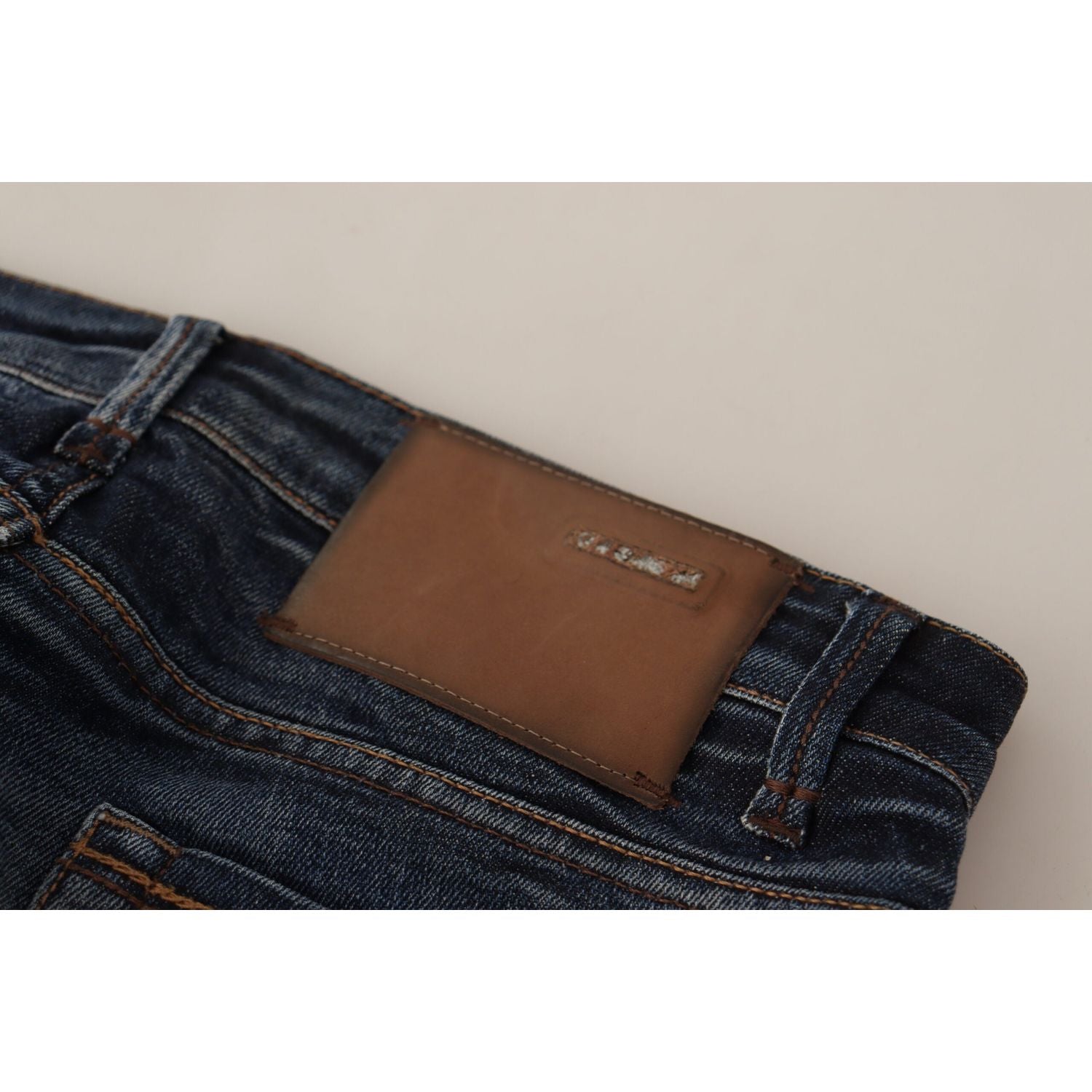 بنطلون جينز أزرق مغسول بقصّة Slim Fit من Acht Chic