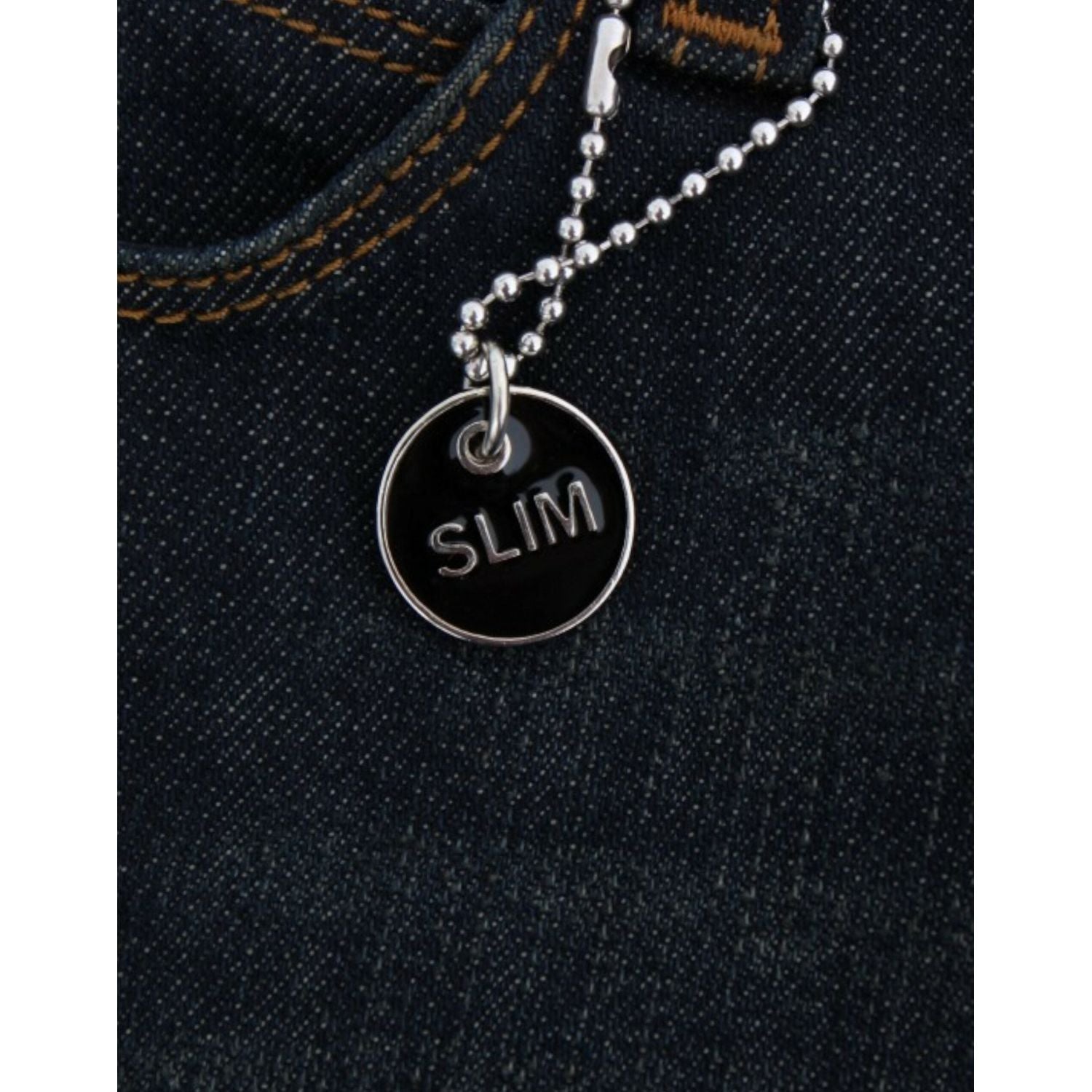 زي وطني أنيق أزرق ضيق من الجينز