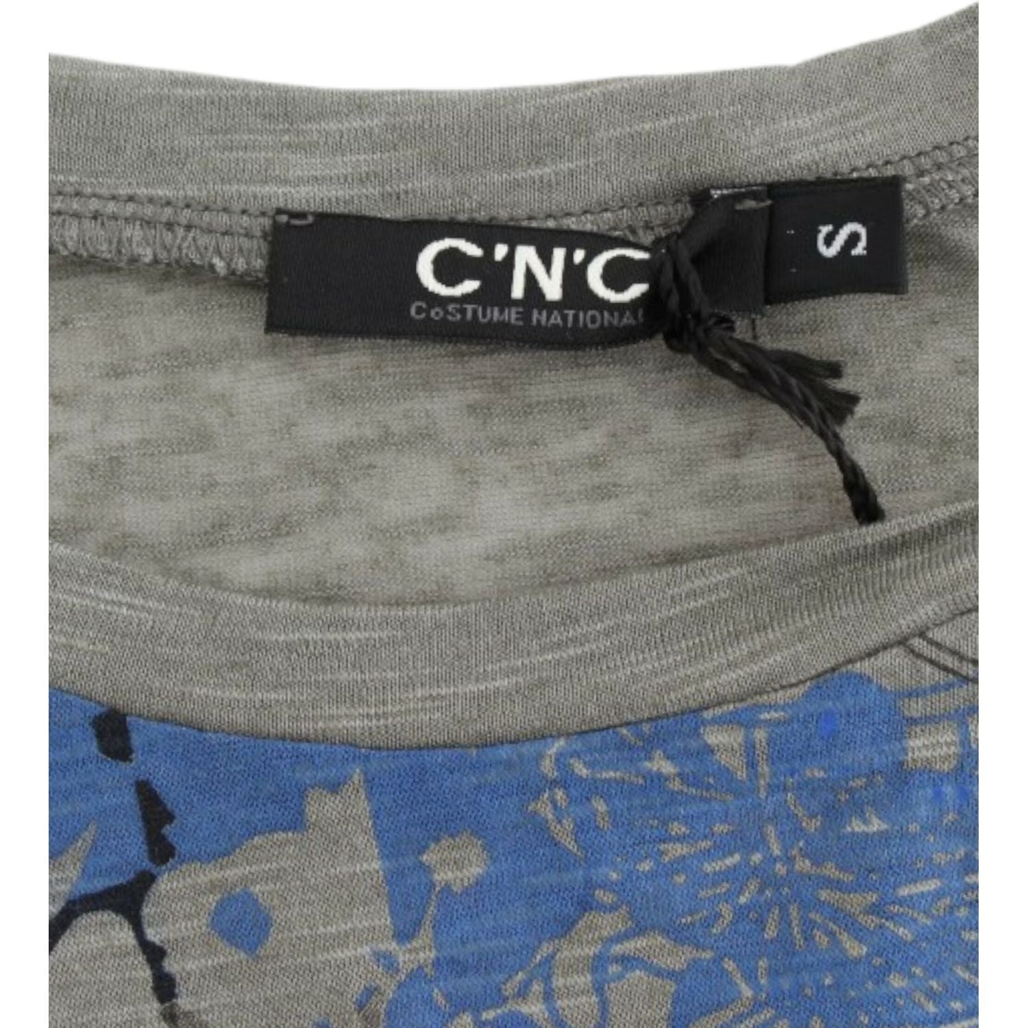 别致的无袖灰色上衣，带有蓝色细节