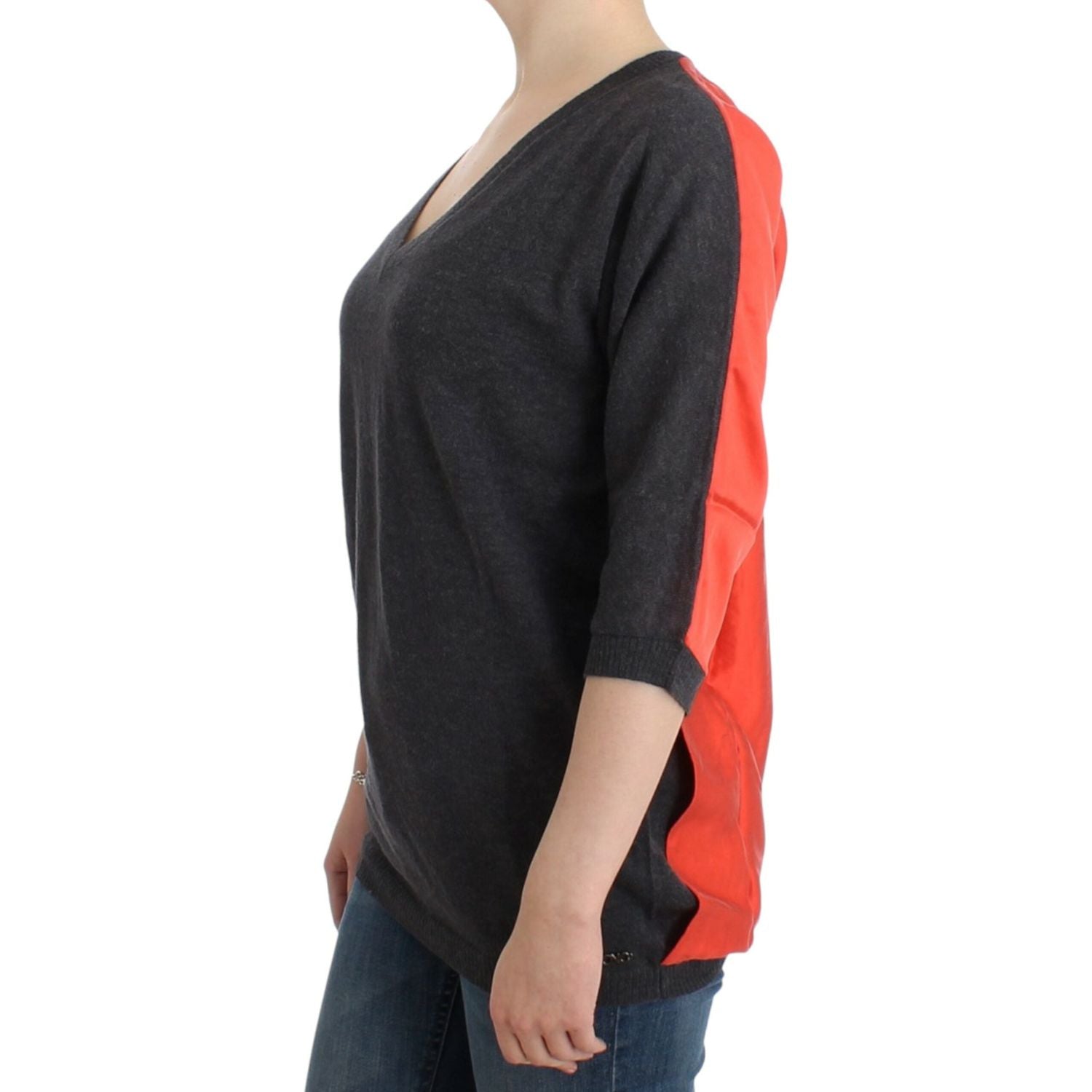 时尚 V 领羊驼混纺短袖毛衣