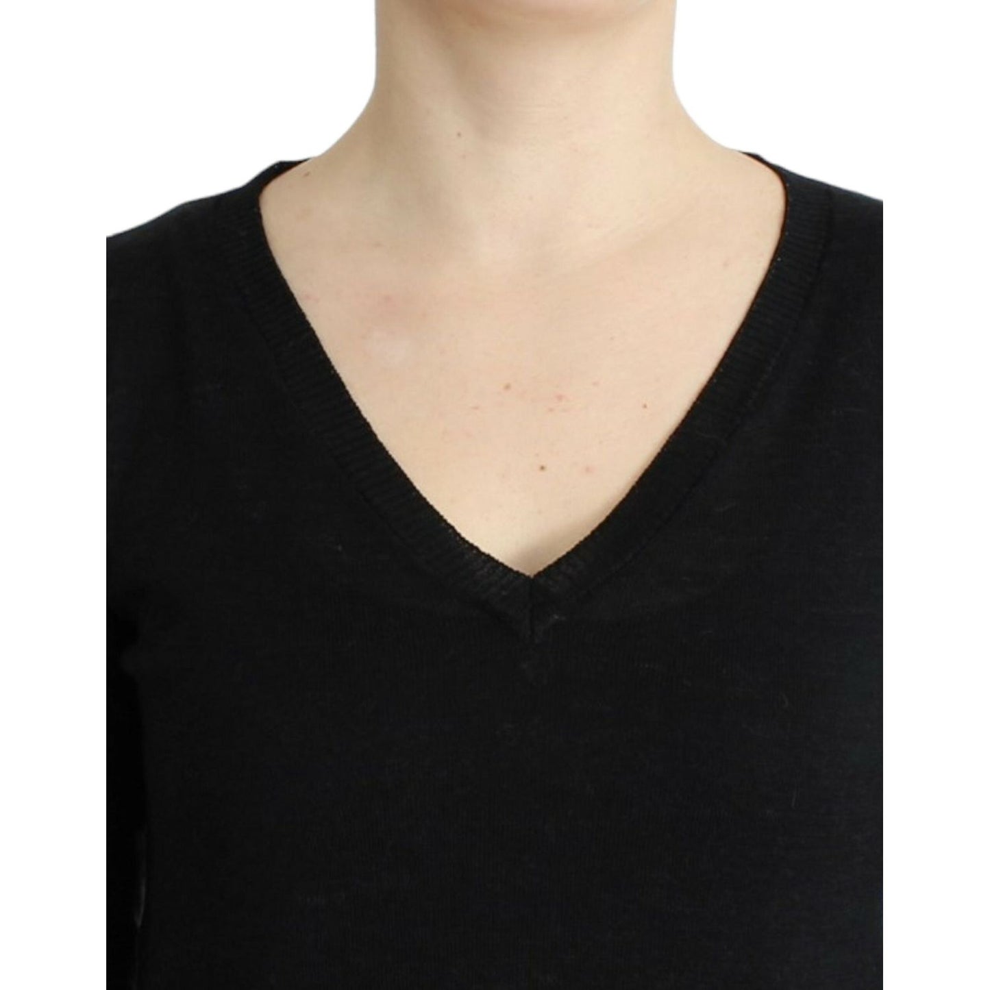 Costume National Black V-neck lightweight sweater SIG12053-1