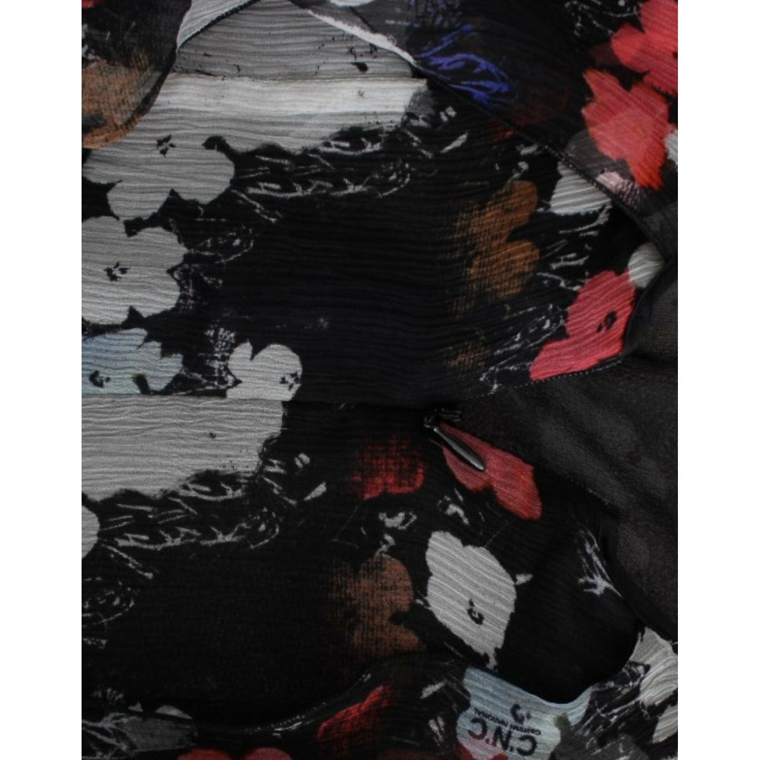 فستان قصير من الحرير متعدد الألوان مزين بالزهور من كوستيوم ناشيونال