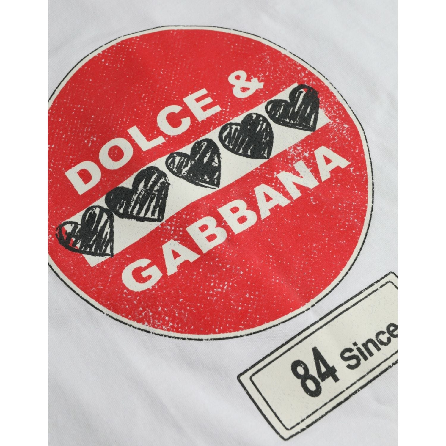 تي شيرت Dolce &amp; Gabbana أبيض من القطن بياقة دائرية وأكمام قصيرة بطبعة قلب