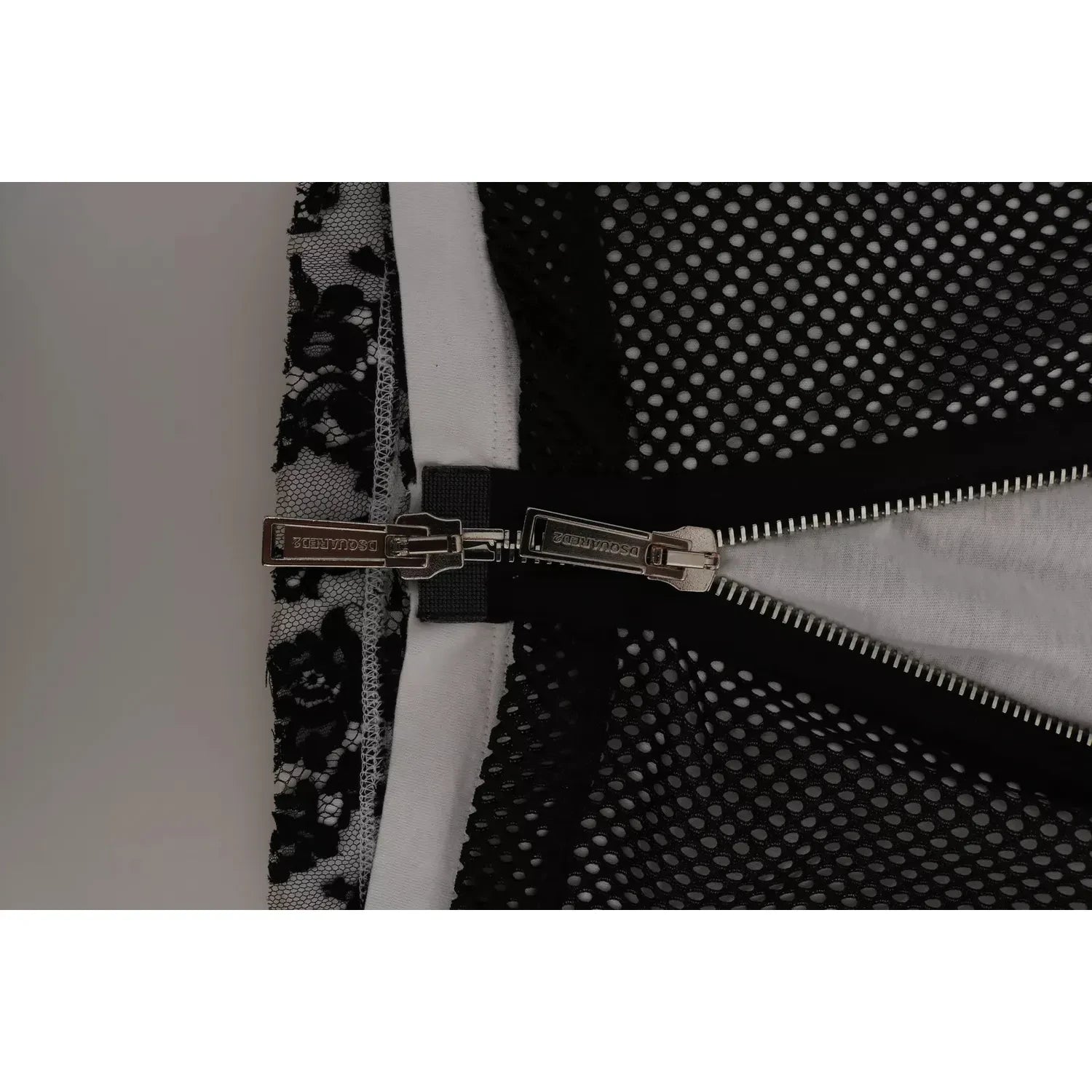 黑白圆领无袖棉质衬衫