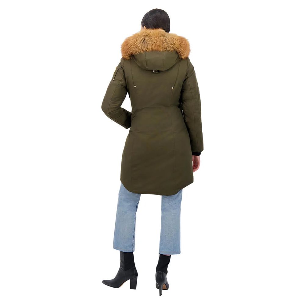 Front view with bag zipped and handles upright.