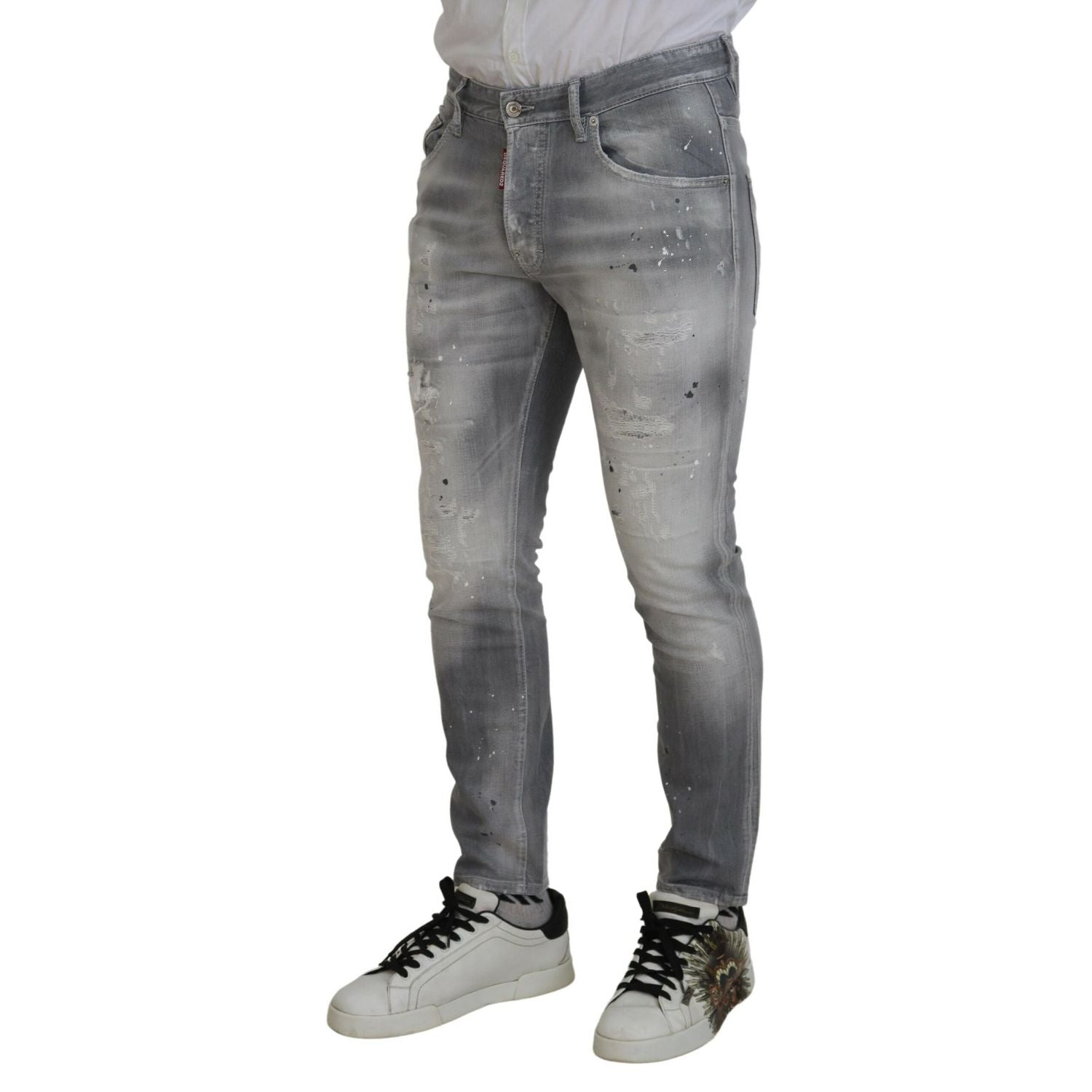 Front view with bag zipped and handles upright.