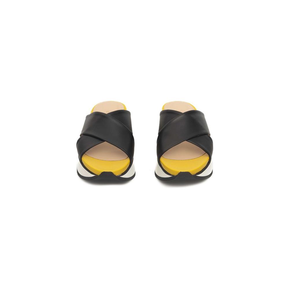 صندل نسائي من الجلد الأسود من Cerruti 1881