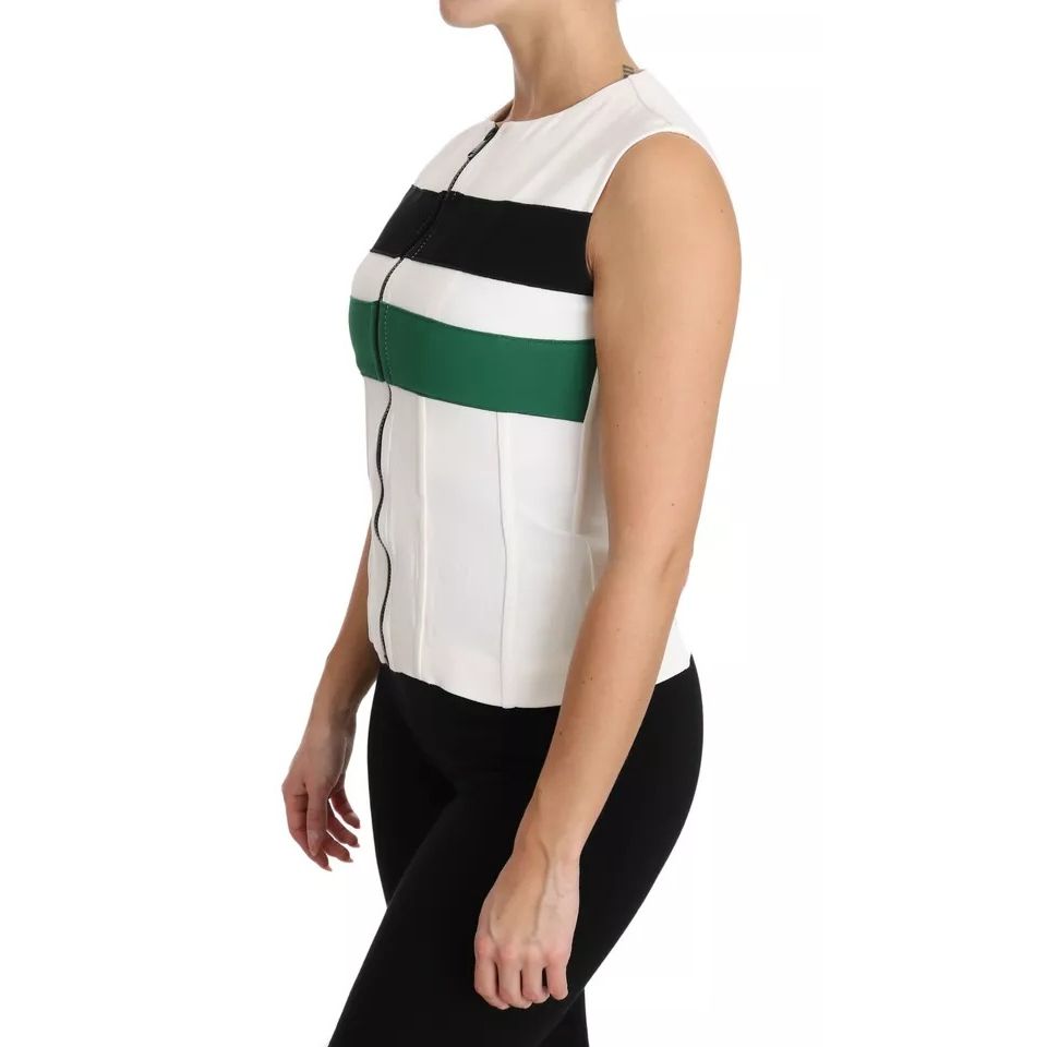 Front view with bag zipped and handles upright.