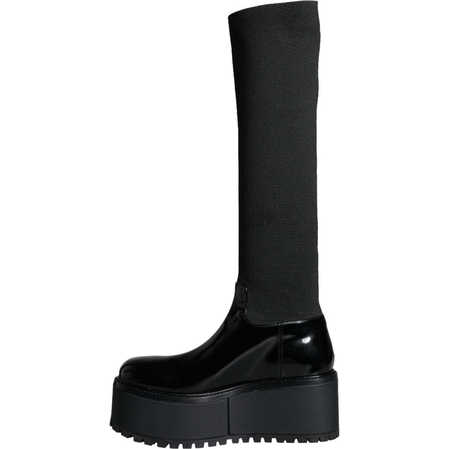 حذاء طويل حتى الركبة من دولتشي آند غابانا مصنوع من الجلد الأسود