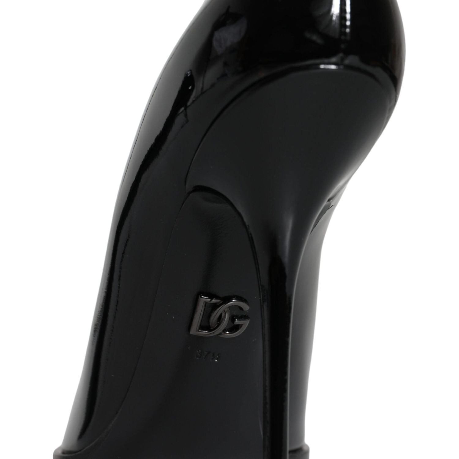 حذاء دولتشي آند غابانا بكعب عالٍ من الجلد الأسود اللامع