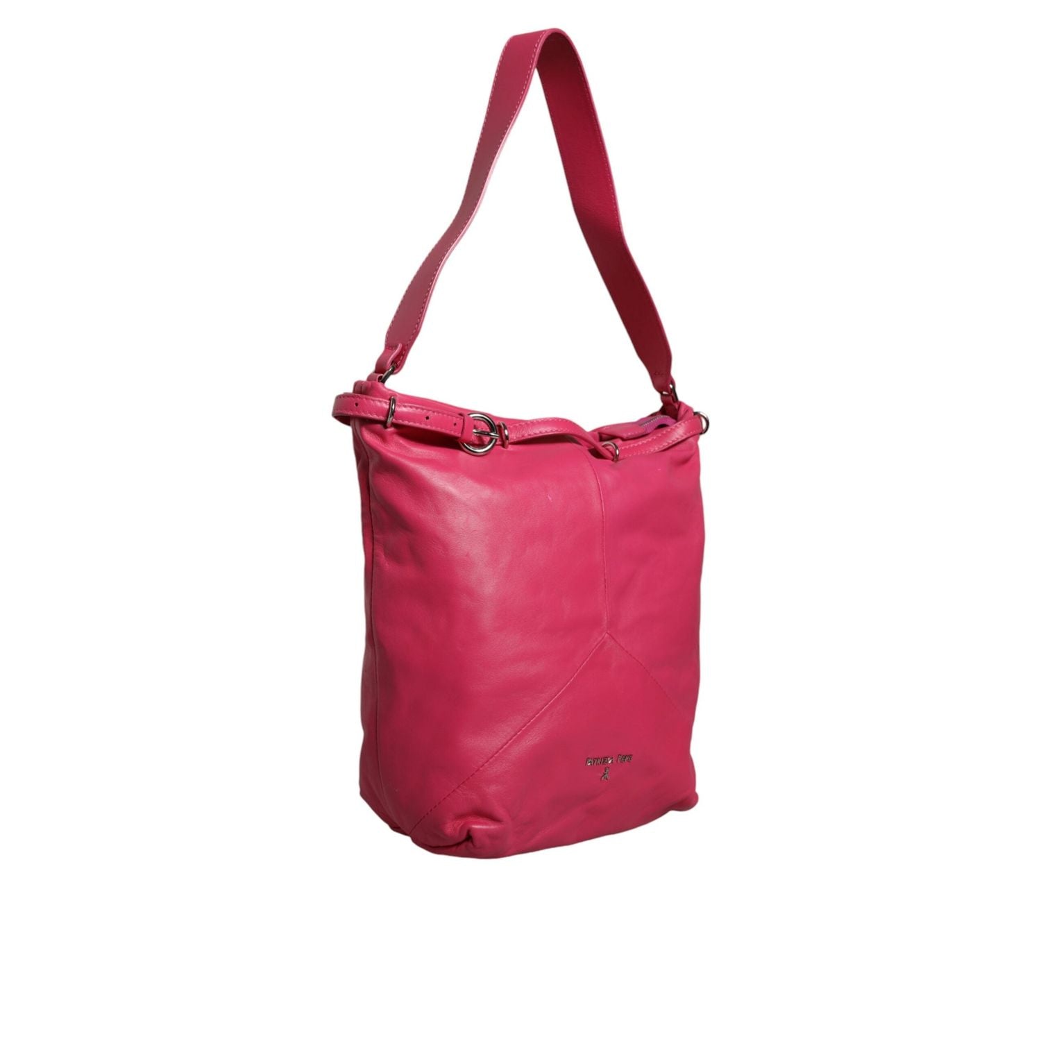 Front view with bag zipped and handles upright.