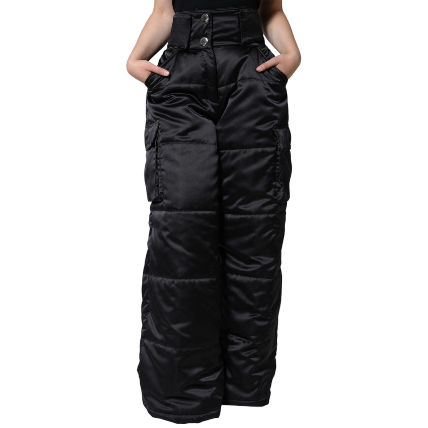 Front view with bag zipped and handles upright.