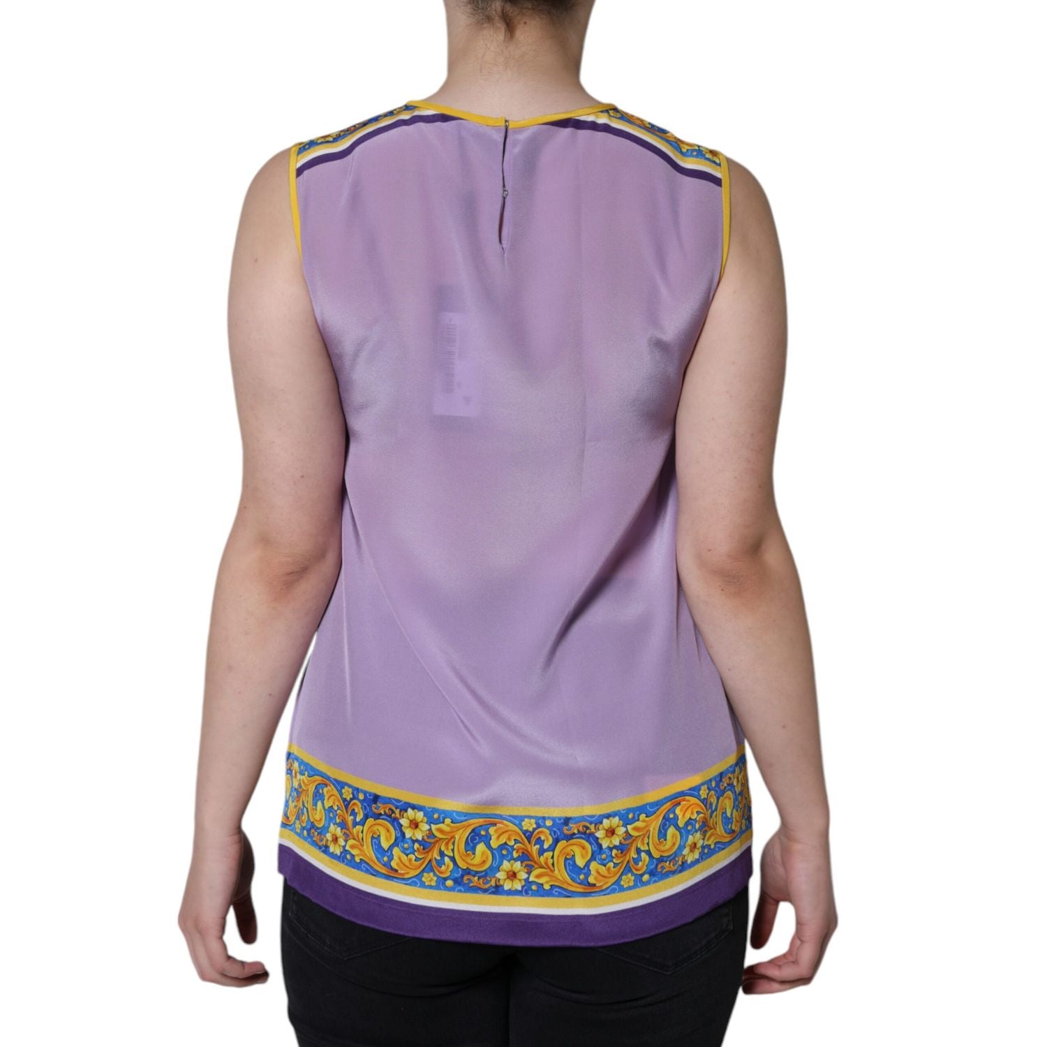 Front view with bag zipped and handles upright.