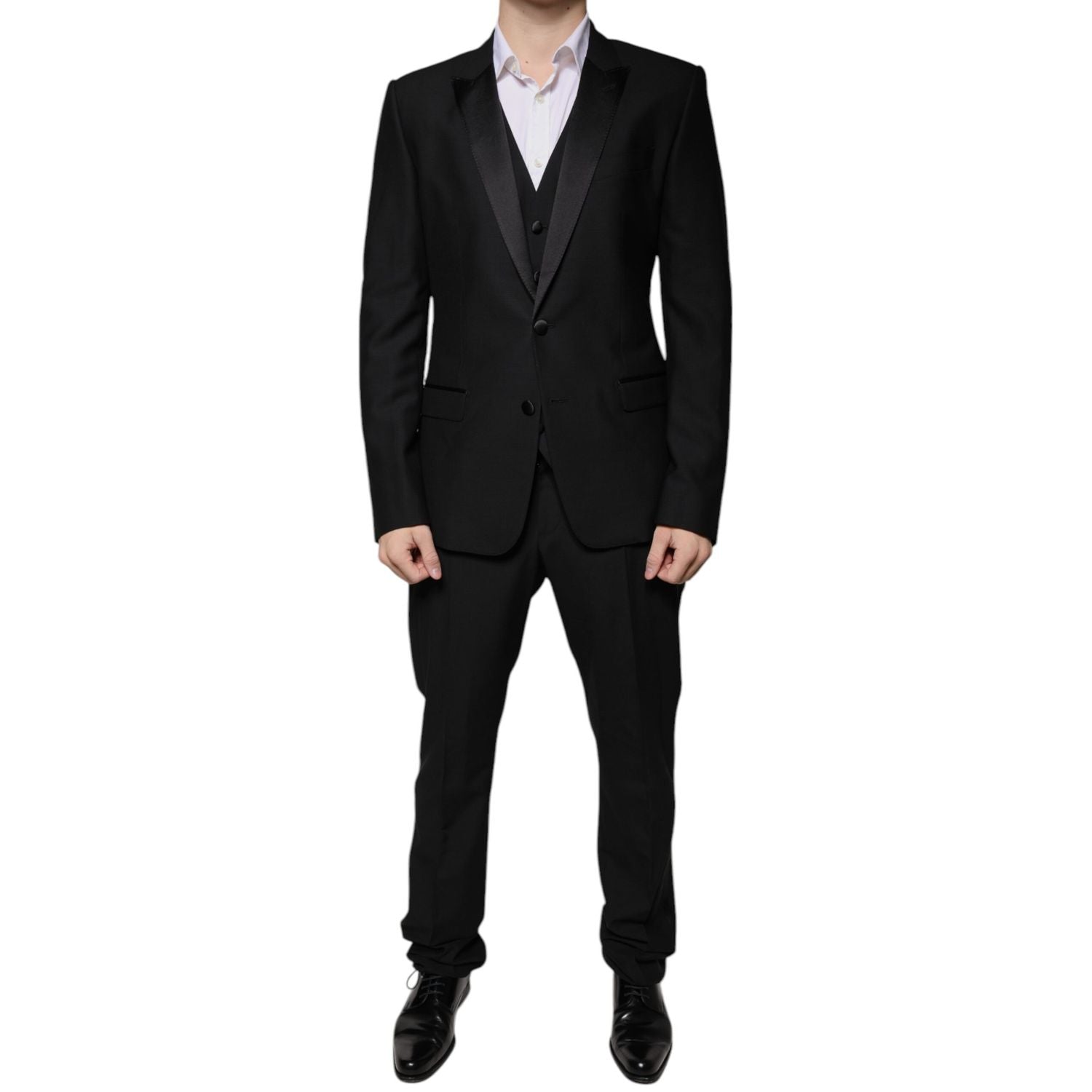 Front view with bag zipped and handles upright.