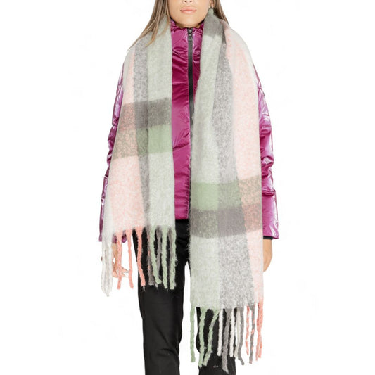 Woman wearing Only Gray Recycled Polyester Scarf with checkered design, showcasing its style and sustainability.