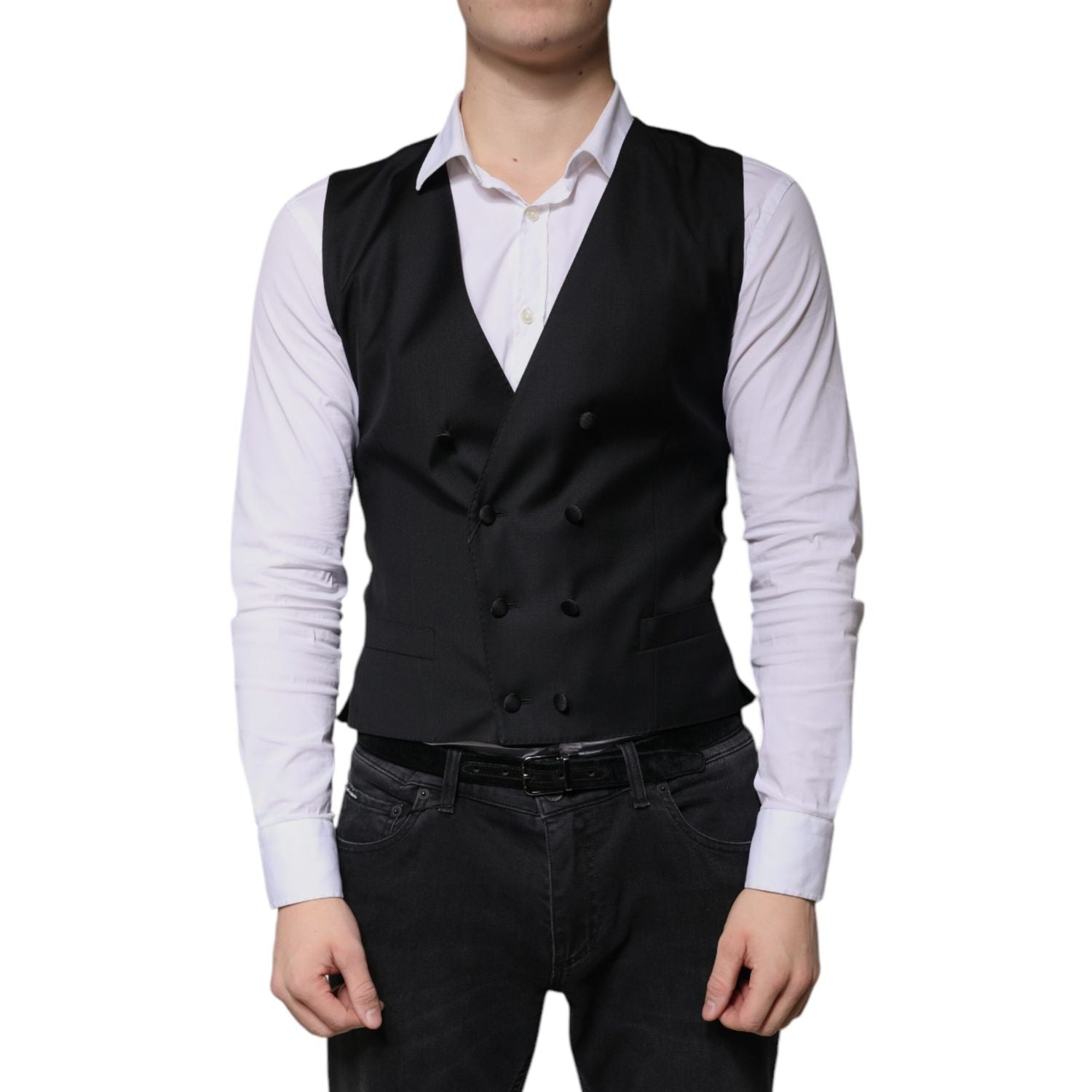 Front view with bag zipped and handles upright.