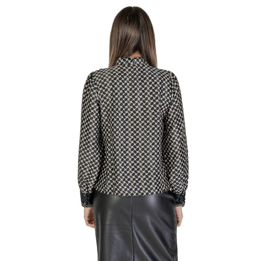 Back view of Only Black Recycled Polyester Shirt from women's fall/winter collection, featuring 68% recycled polyester.