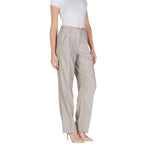 Woman wearing Vero Moda Gray Polyester Pant, fall/winter collection, made of 88% polyester, 8% viscose, 4% elastane.