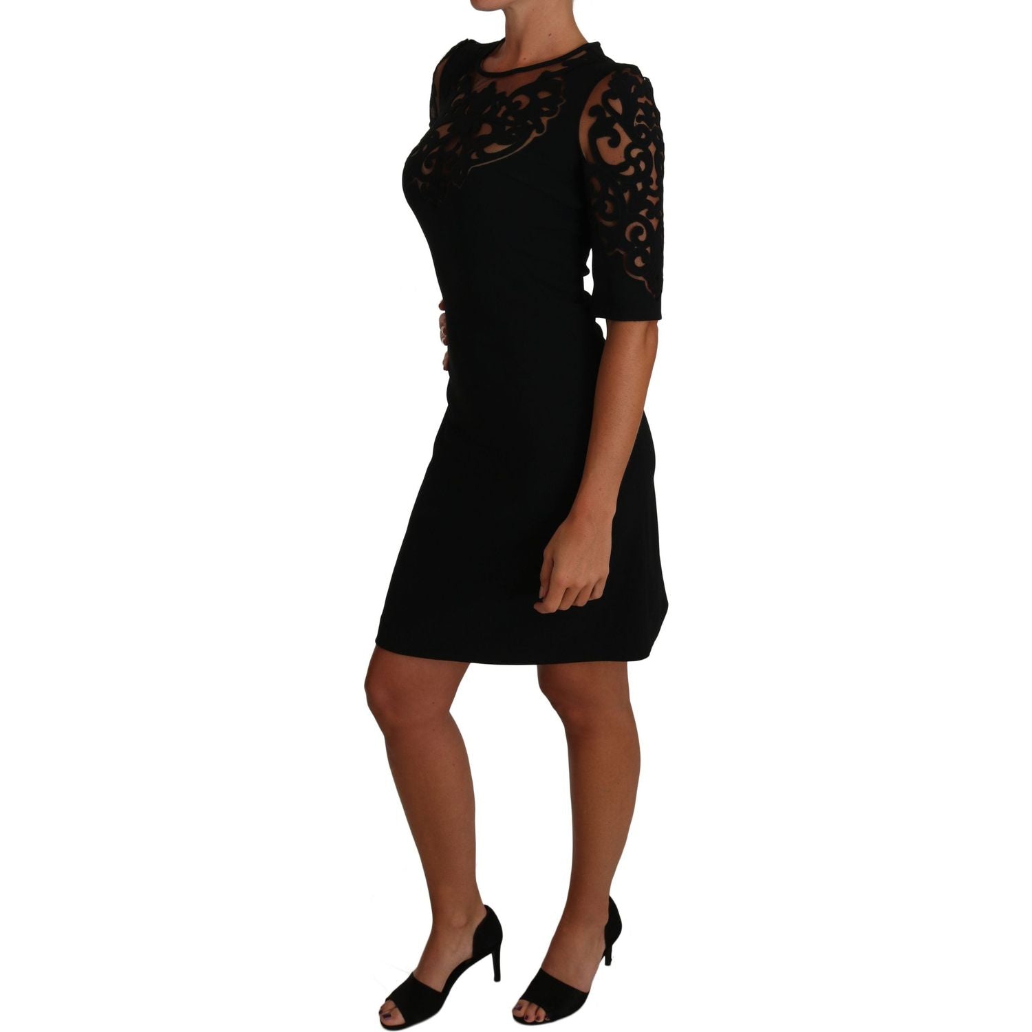 فستان دولتشي آند غابانا الأنيق ذو التفاصيل المقطوعة باللون الأسود