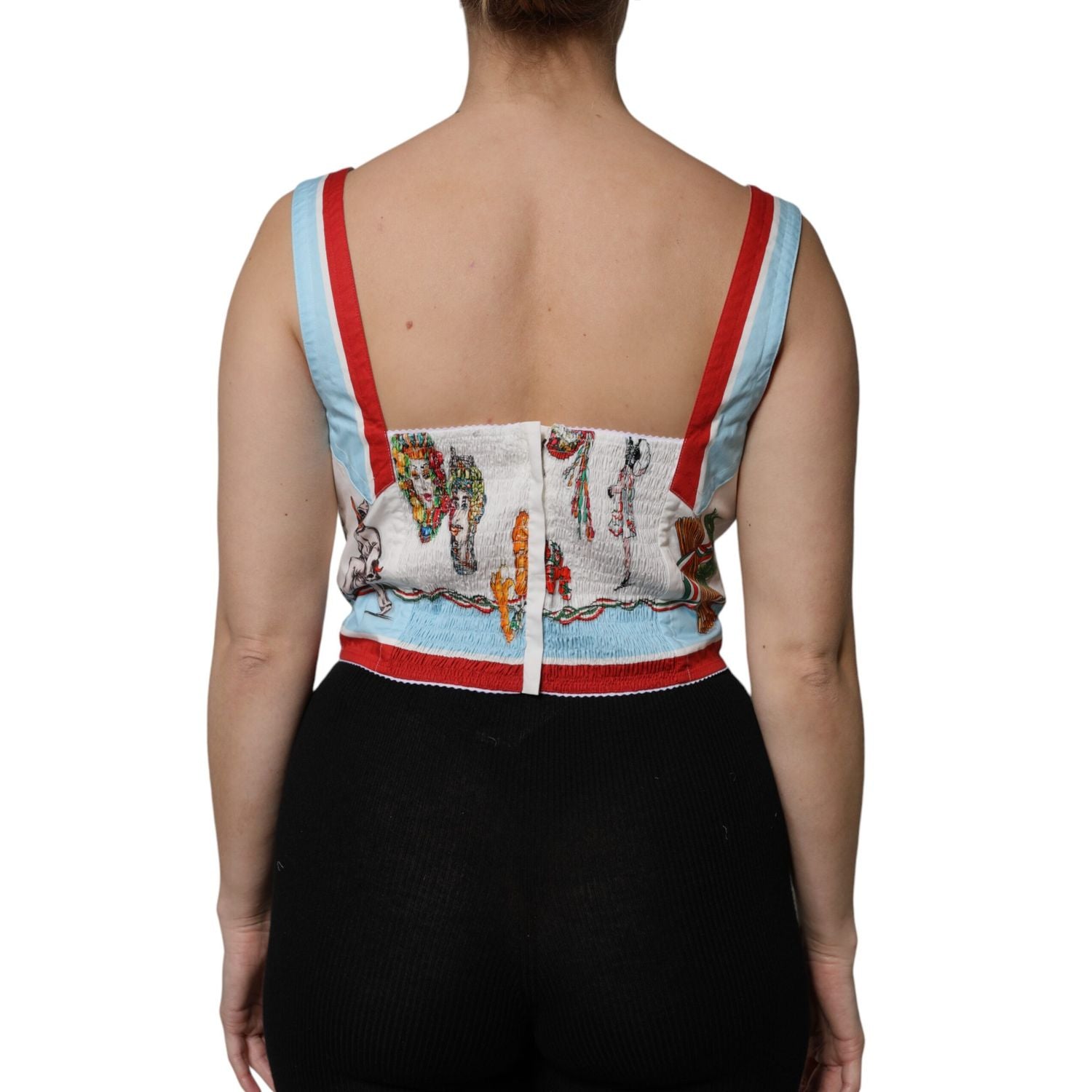 Front view with bag zipped and handles upright.