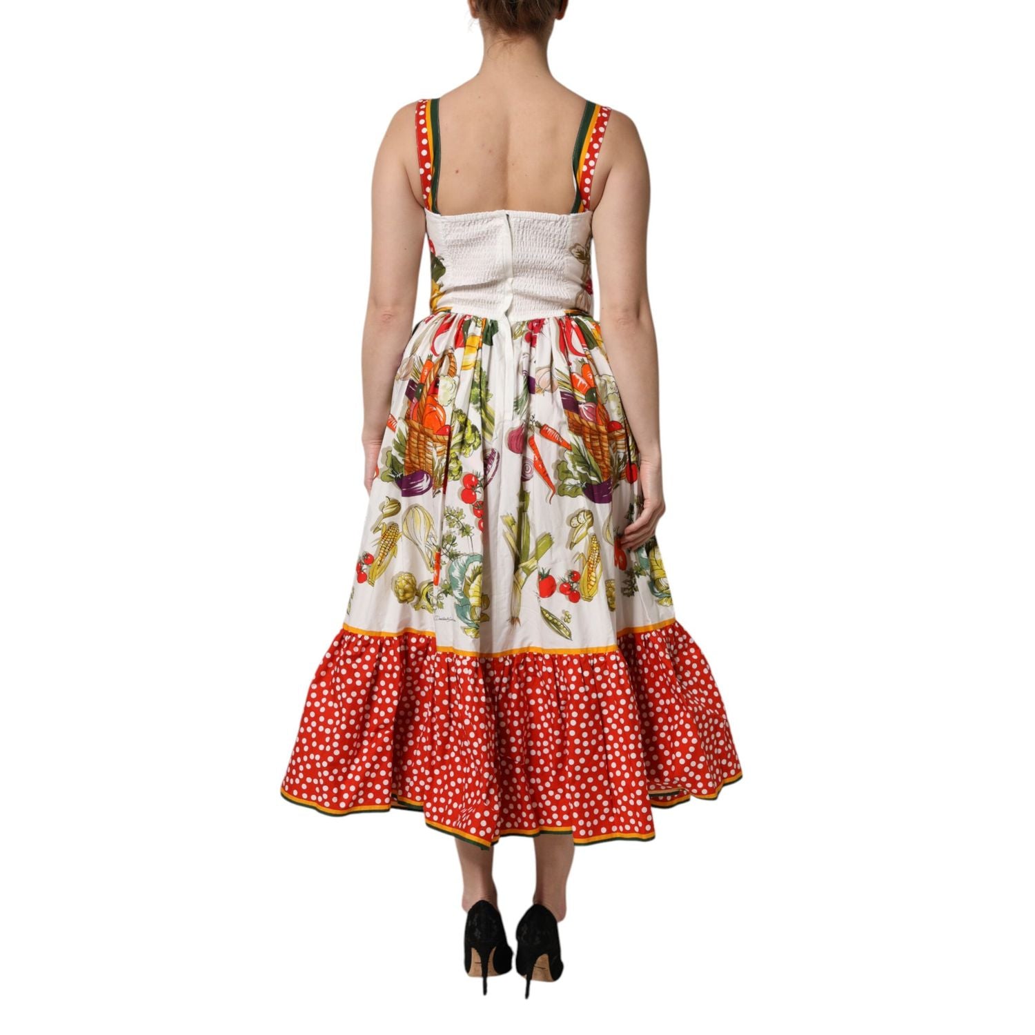 Front view with bag zipped and handles upright.