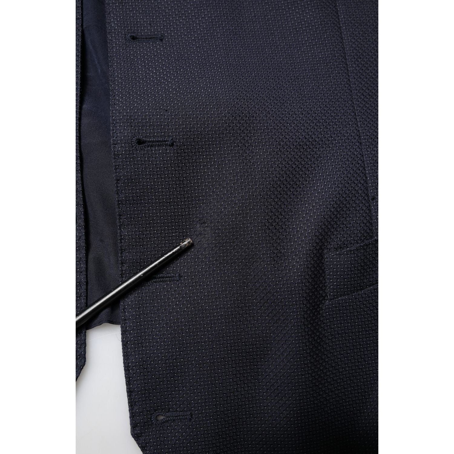 Front view with bag zipped and handles upright.