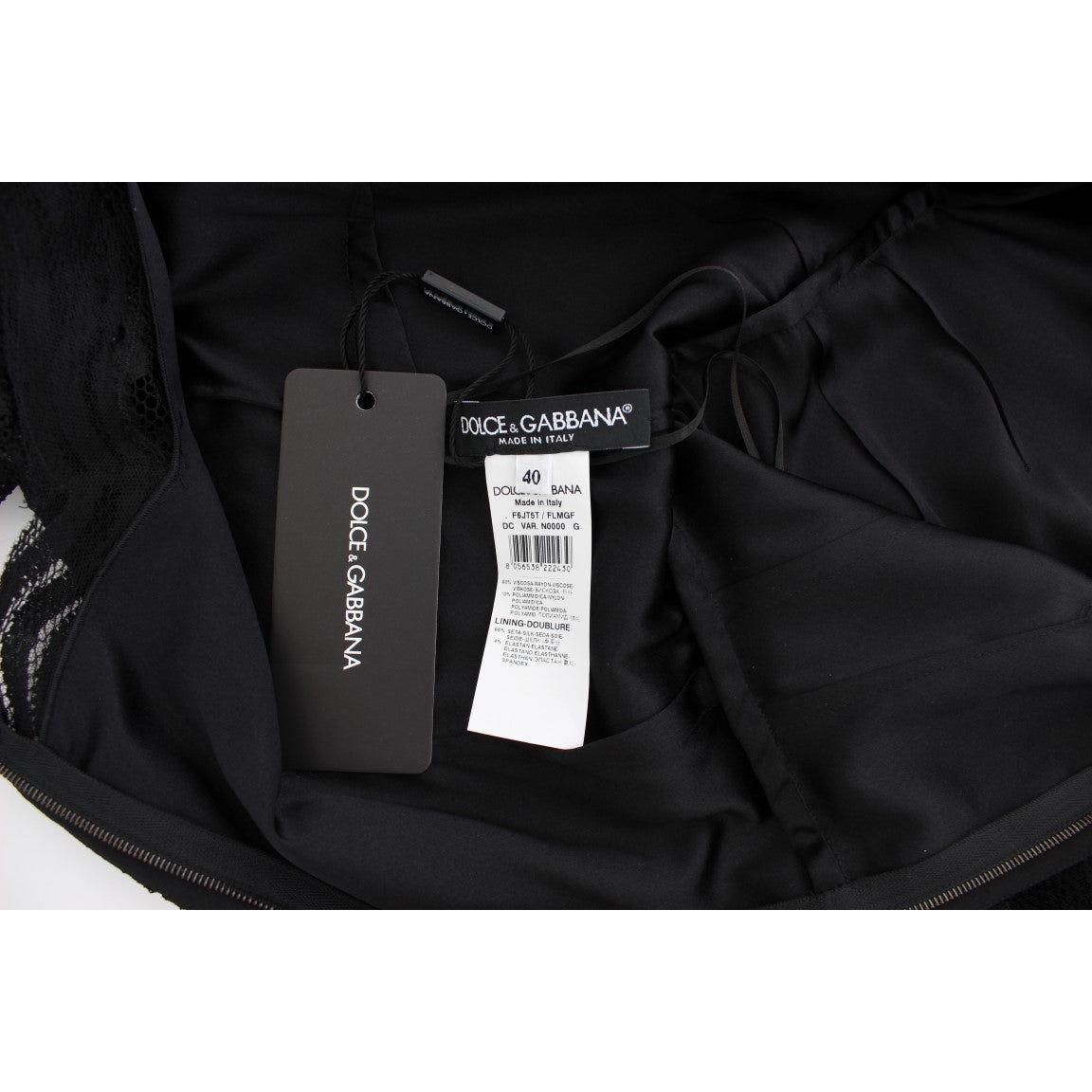 فستان ماكسي أنيق من الدانتيل باللون الأسود من دولتشي آند غابانا