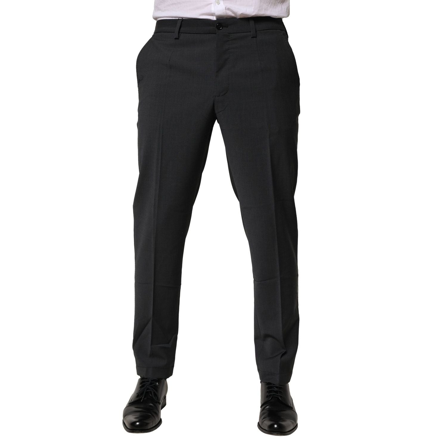 Front view with bag zipped and handles upright.