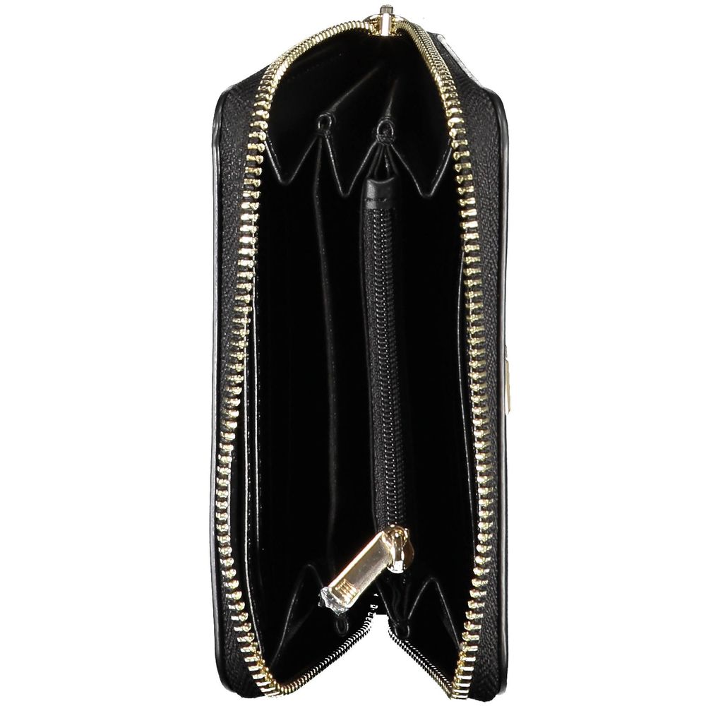 Front view with bag zipped and handles upright.