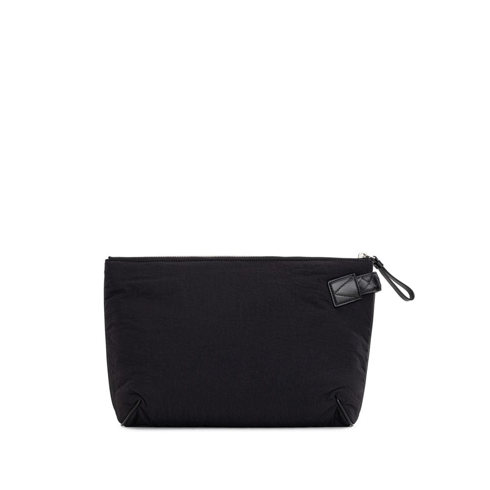 Front view with bag zipped and handles upright.