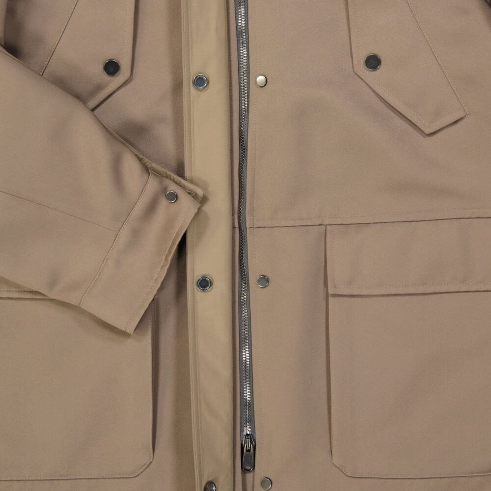 Front view with bag zipped and handles upright.
