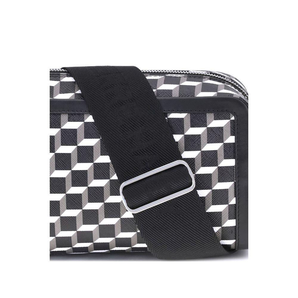 Front view with bag zipped and handles upright.