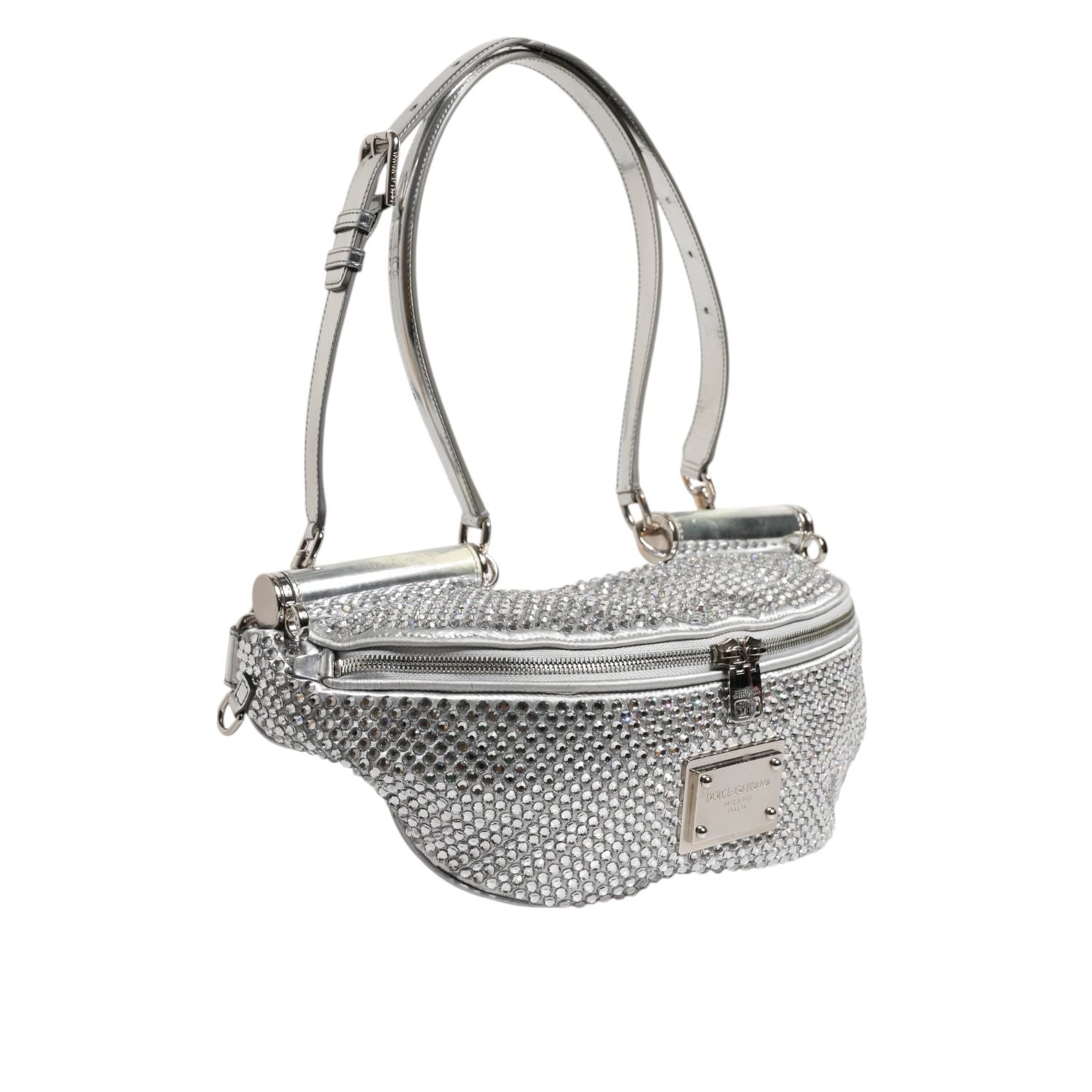 Front view with bag zipped and handles upright.