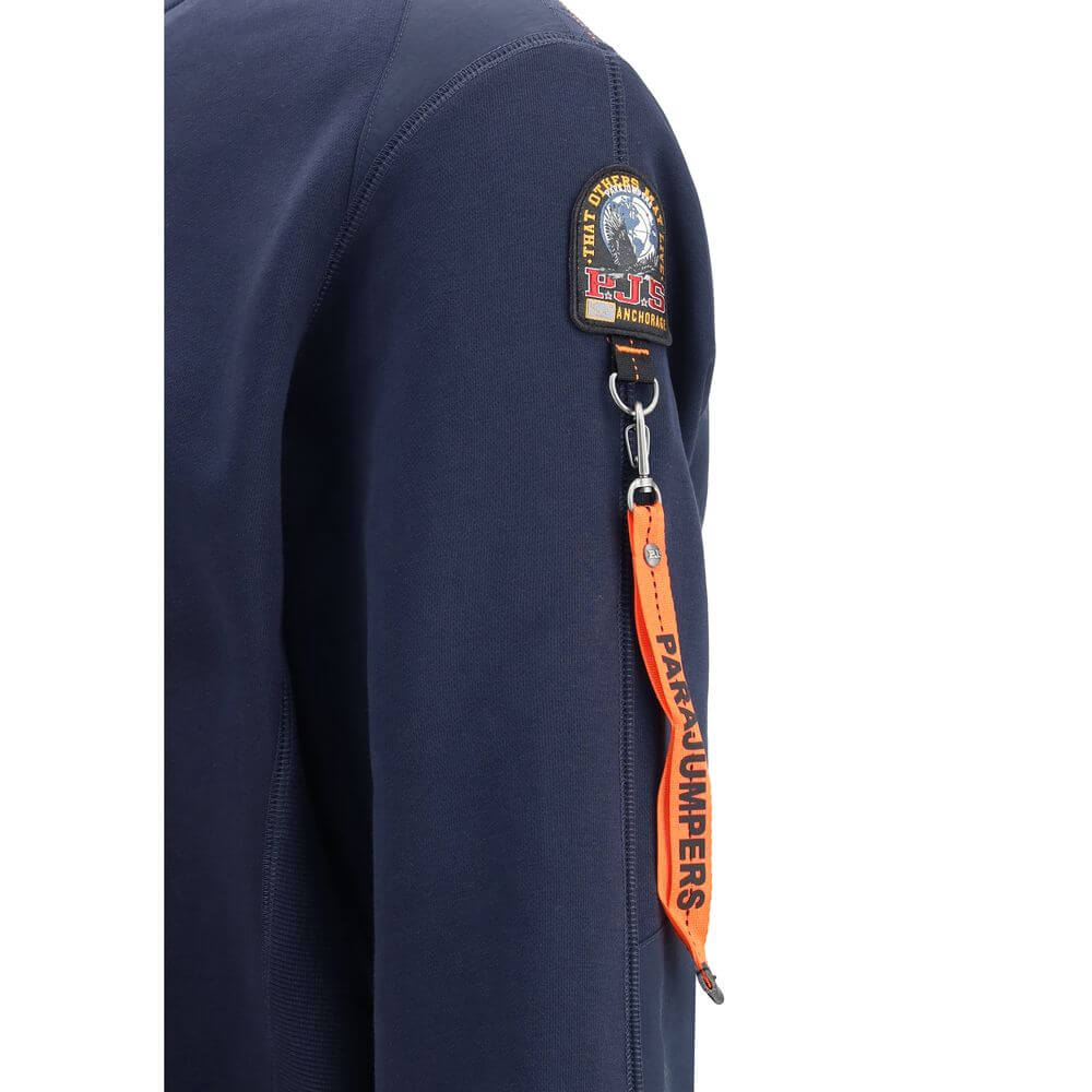 Front view with bag zipped and handles upright.