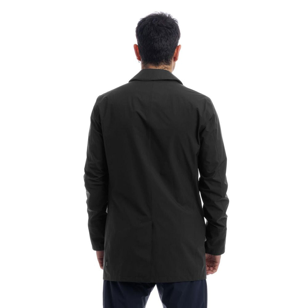 Front view with bag zipped and handles upright.