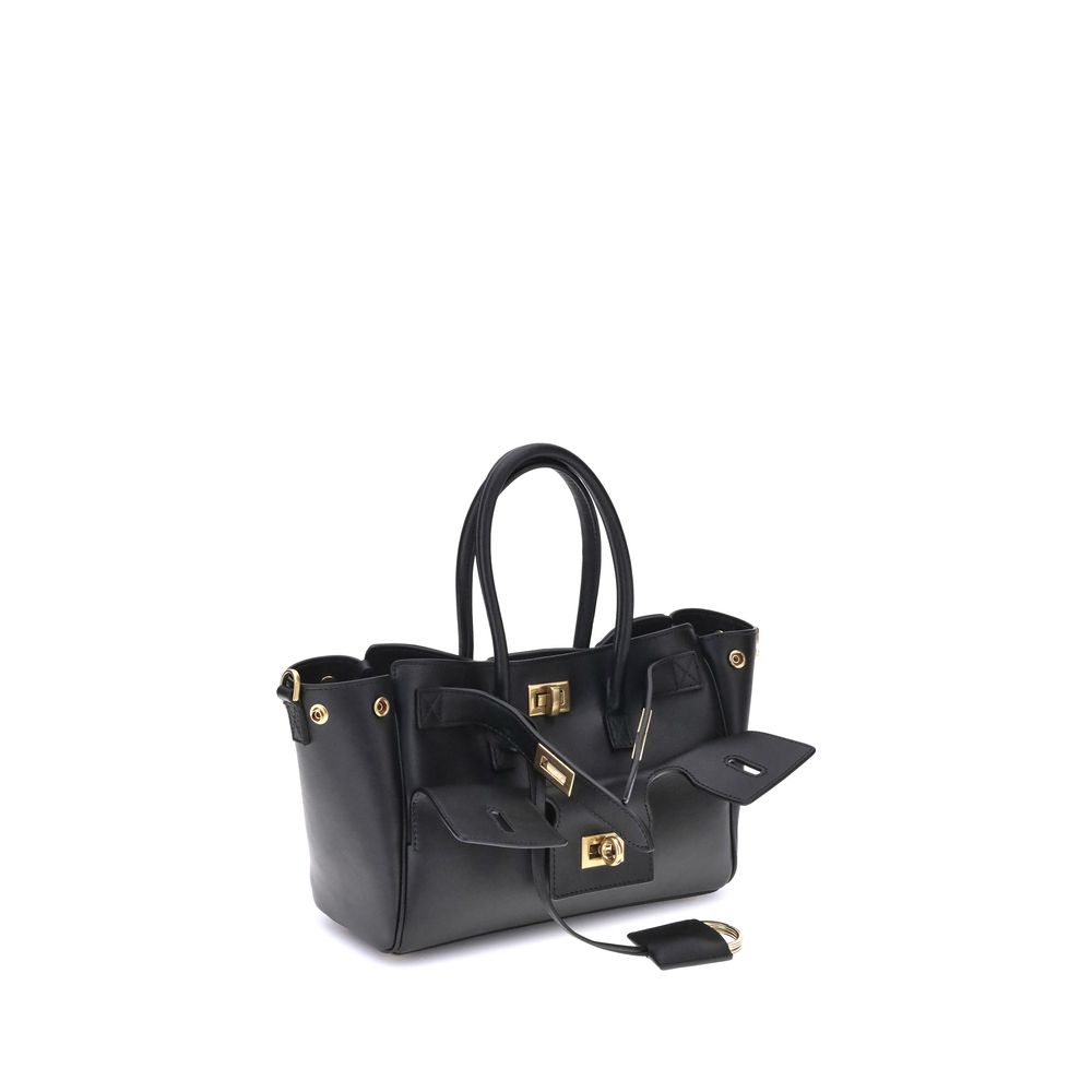 Front view with bag zipped and handles upright.