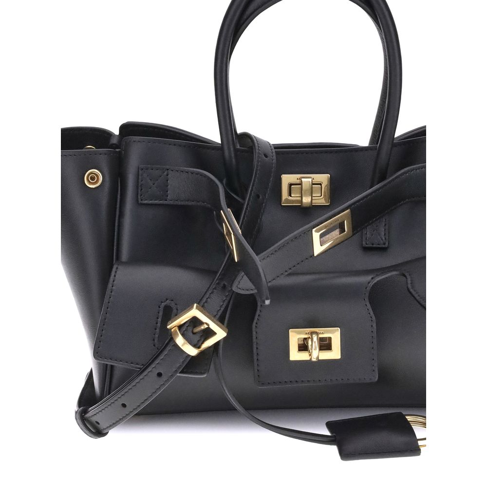 Front view with bag zipped and handles upright.
